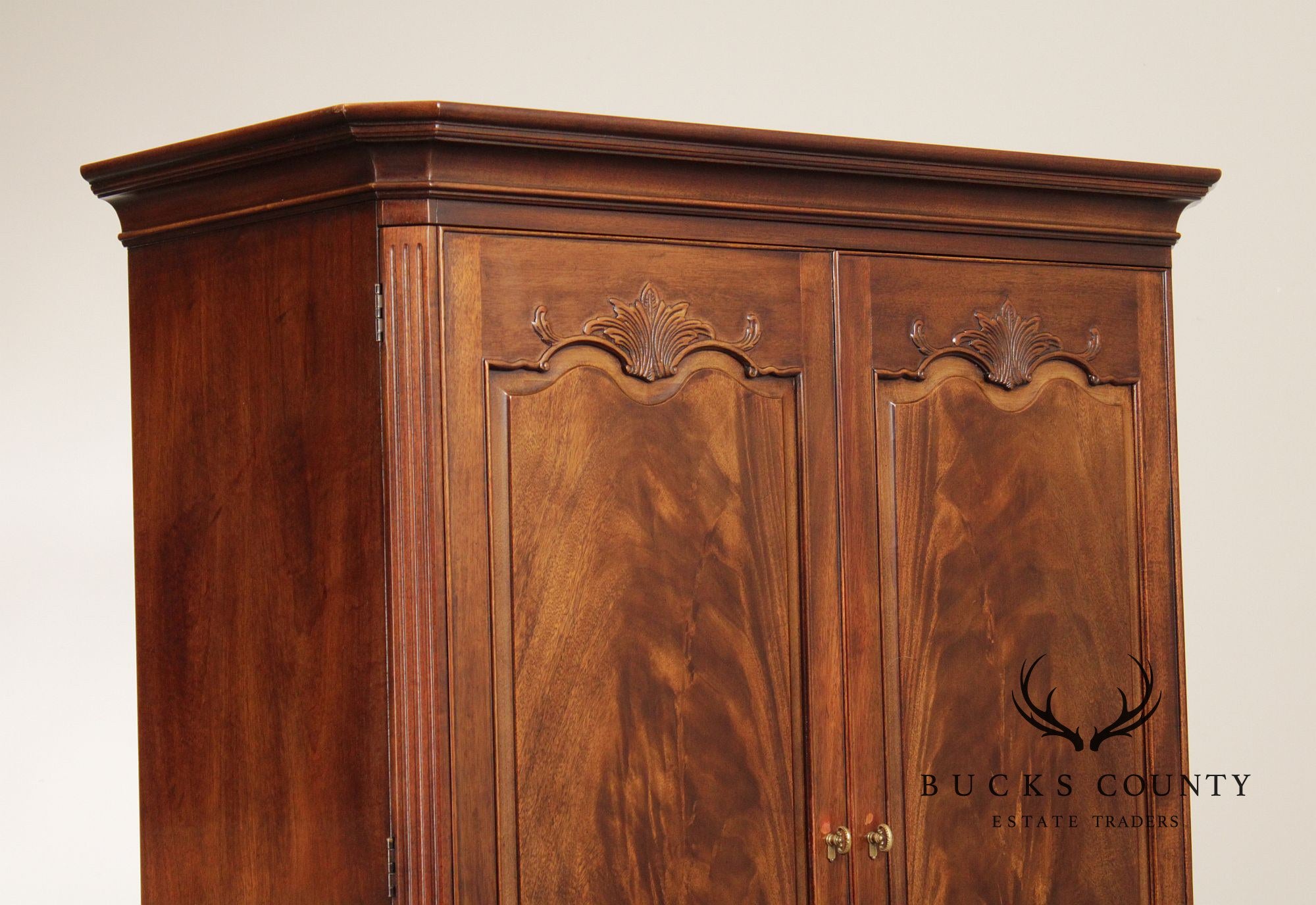 Henredon Georgian Style Mahogany Armoire
