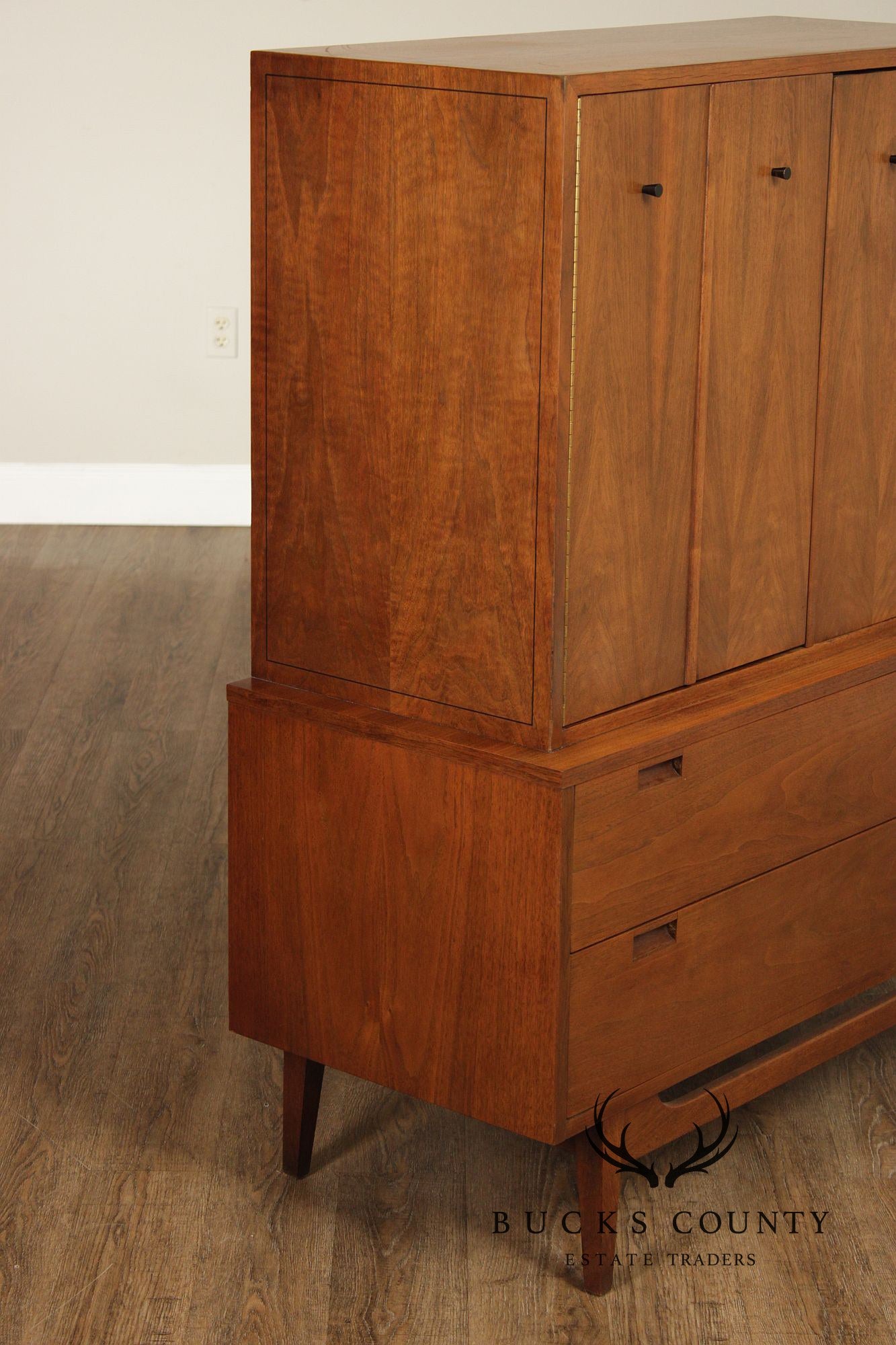 American Of Martinsville Mid-Century Modern Walnut Gentleman's Chest