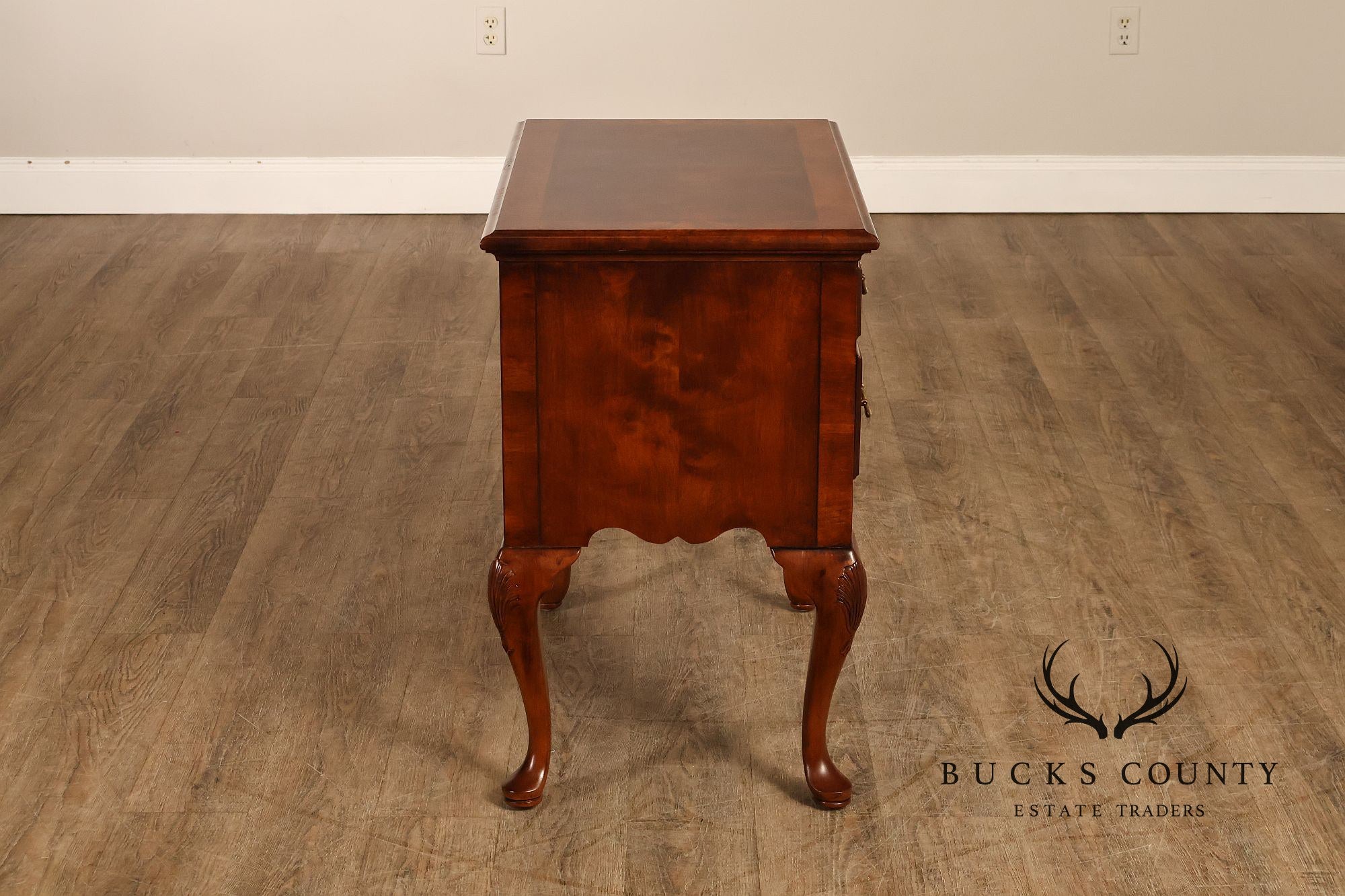 Henredon Georgian Style Burlwood Lowboy
