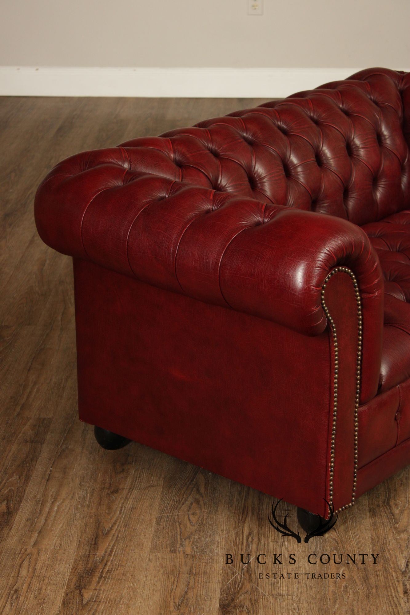 English Traditional Style Tufted Leather Chesterfield Loveseat