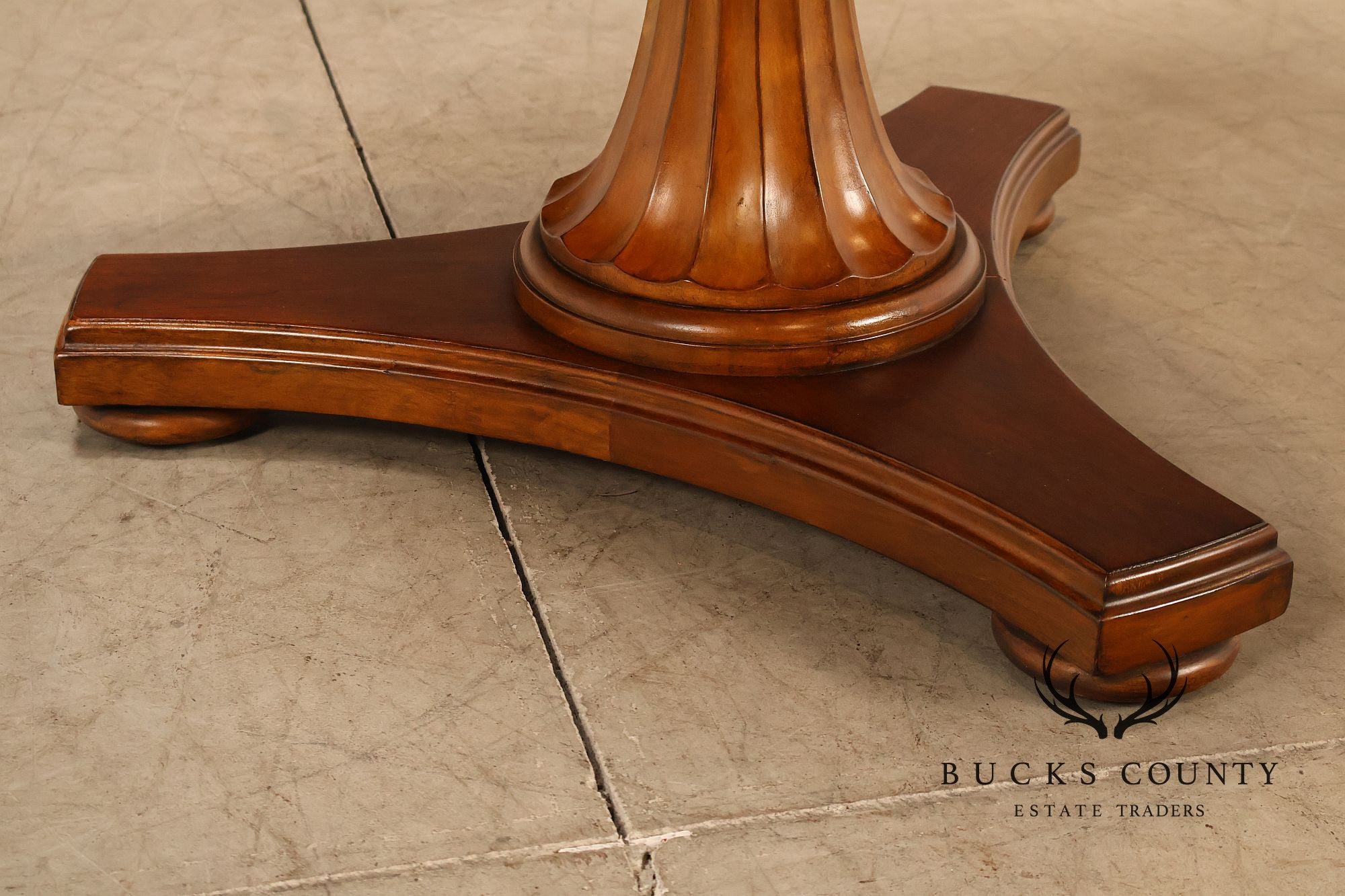 Ethan Allen Townhouse Collection Round Pedestal Side Table