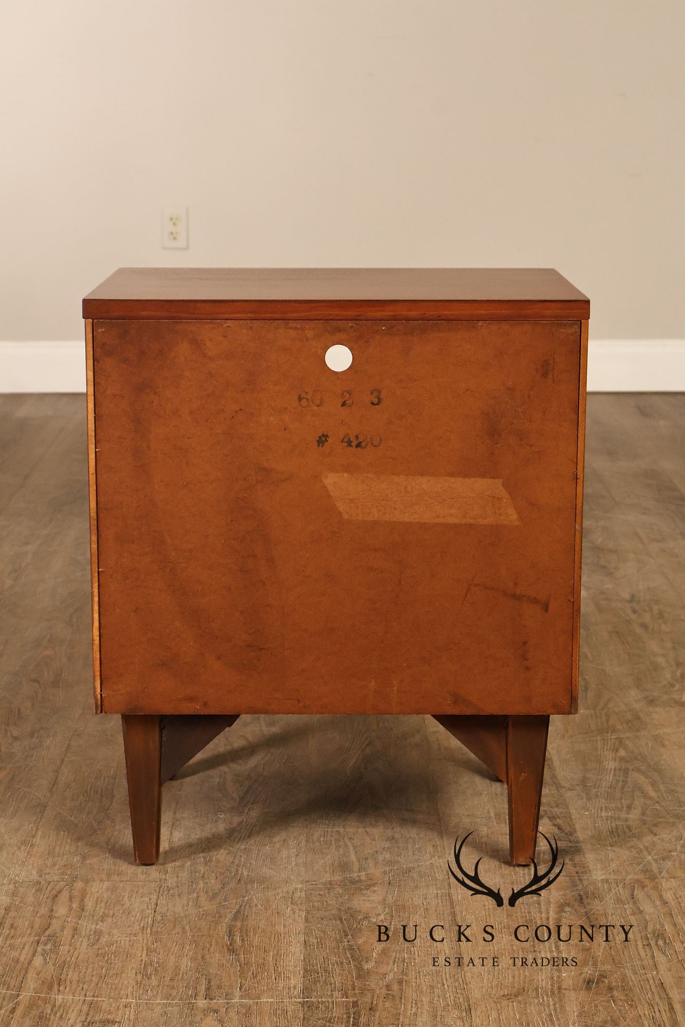 Stanley Furniture Mid Century Modern Pair of Walnut Nightstands