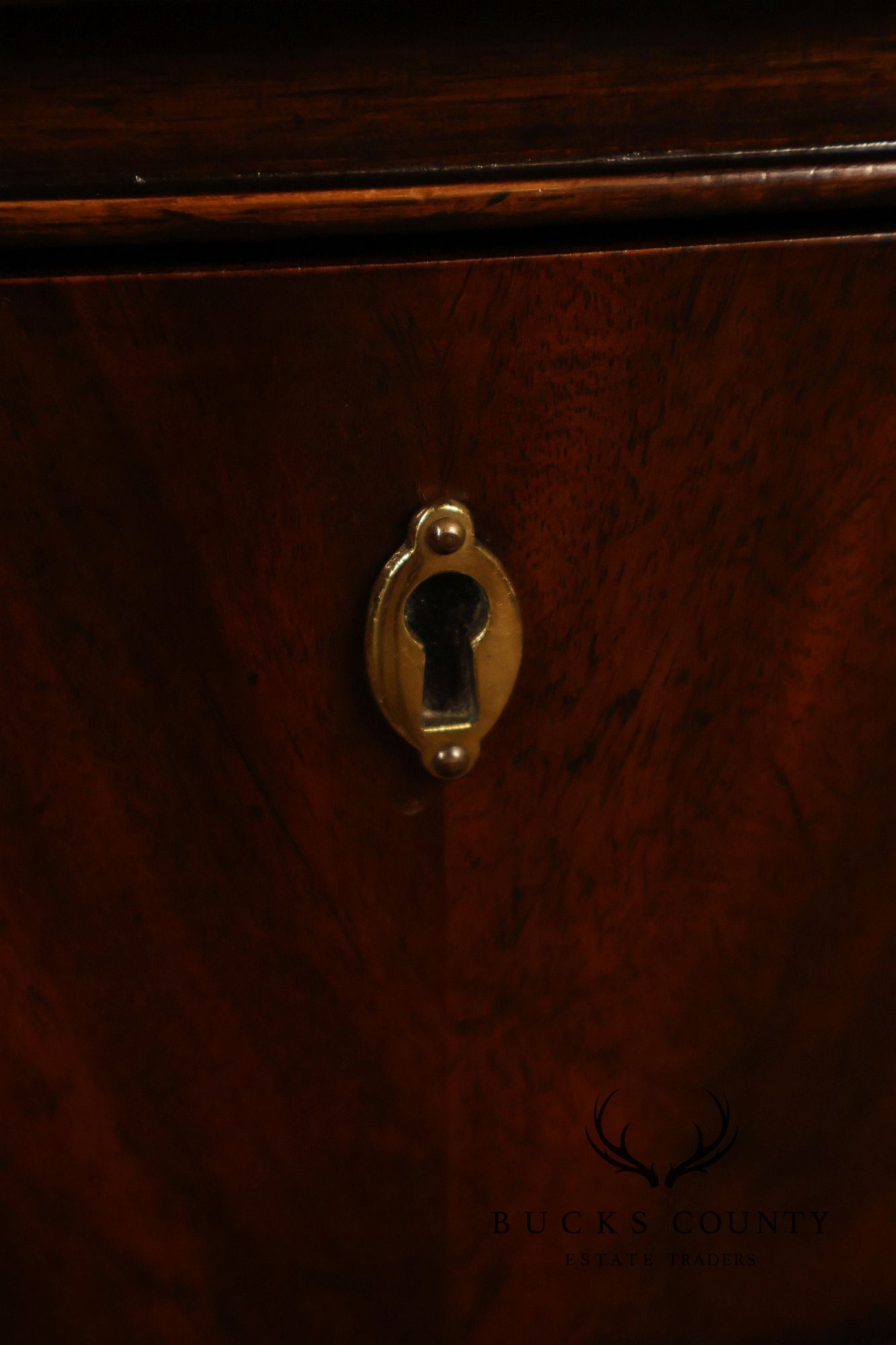 Drexel Heritage Heritage Georgian Style Mahogany Pair Of Chest Nightstands