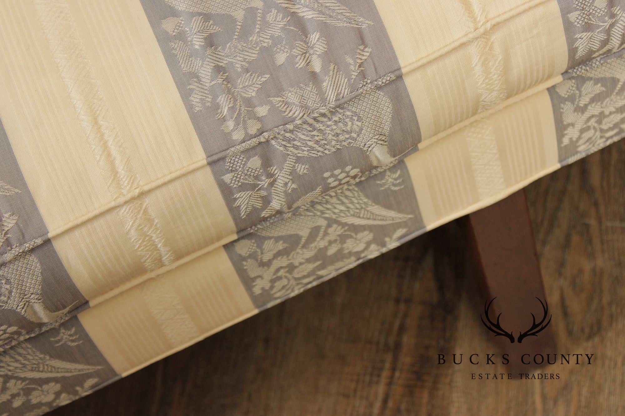 Kittinger Williamsburg Chippendale Style Mahogany Camelback Sofa