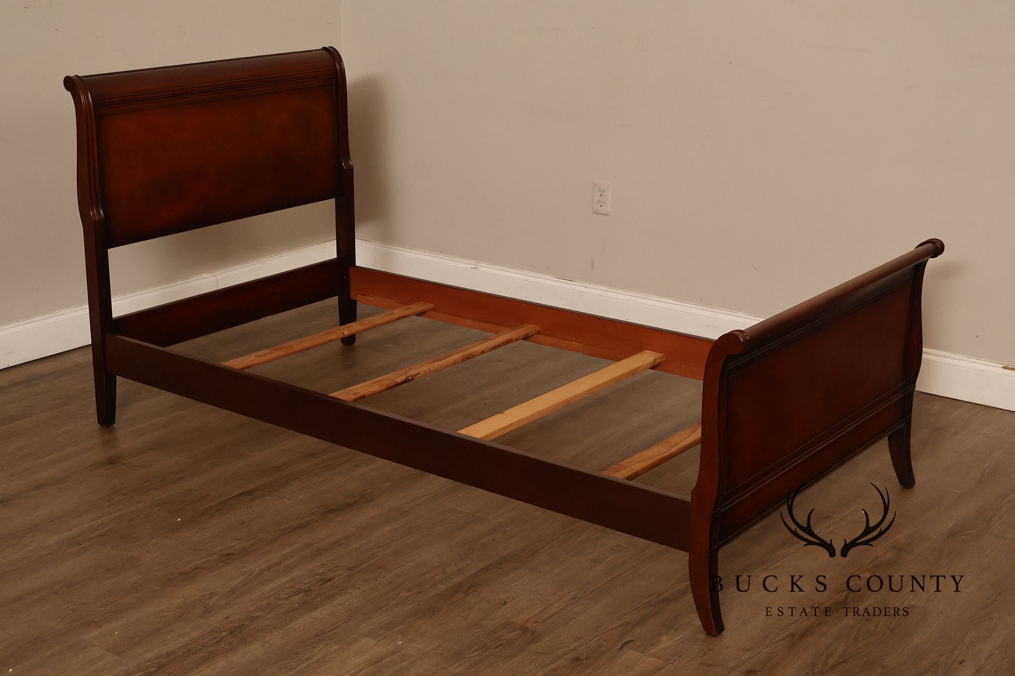 1940's Vintage Mahogany Traditional Pair Of Twin Sleigh Beds