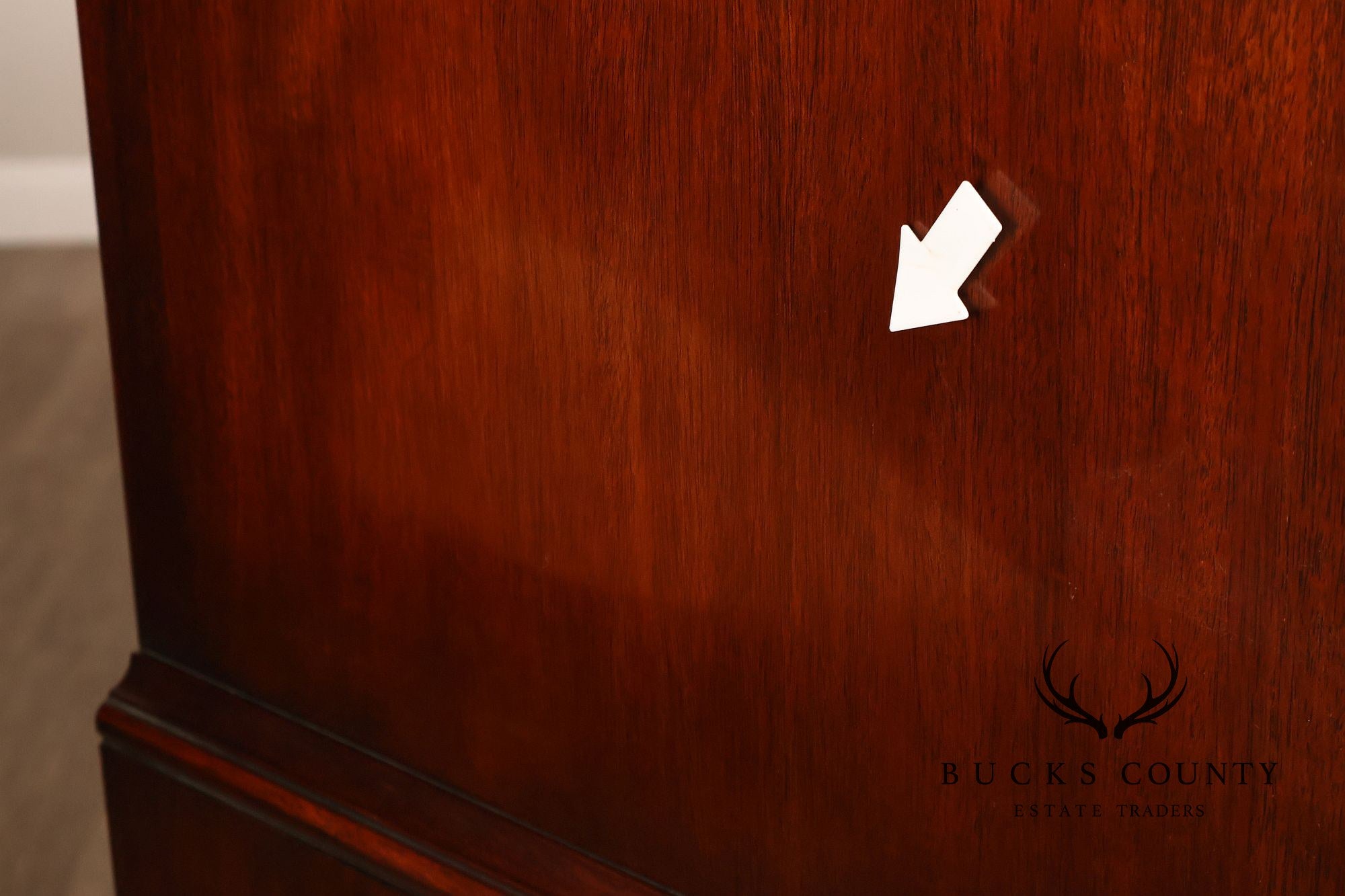 Kindel Georgian Style Mahogany Chest on Chest