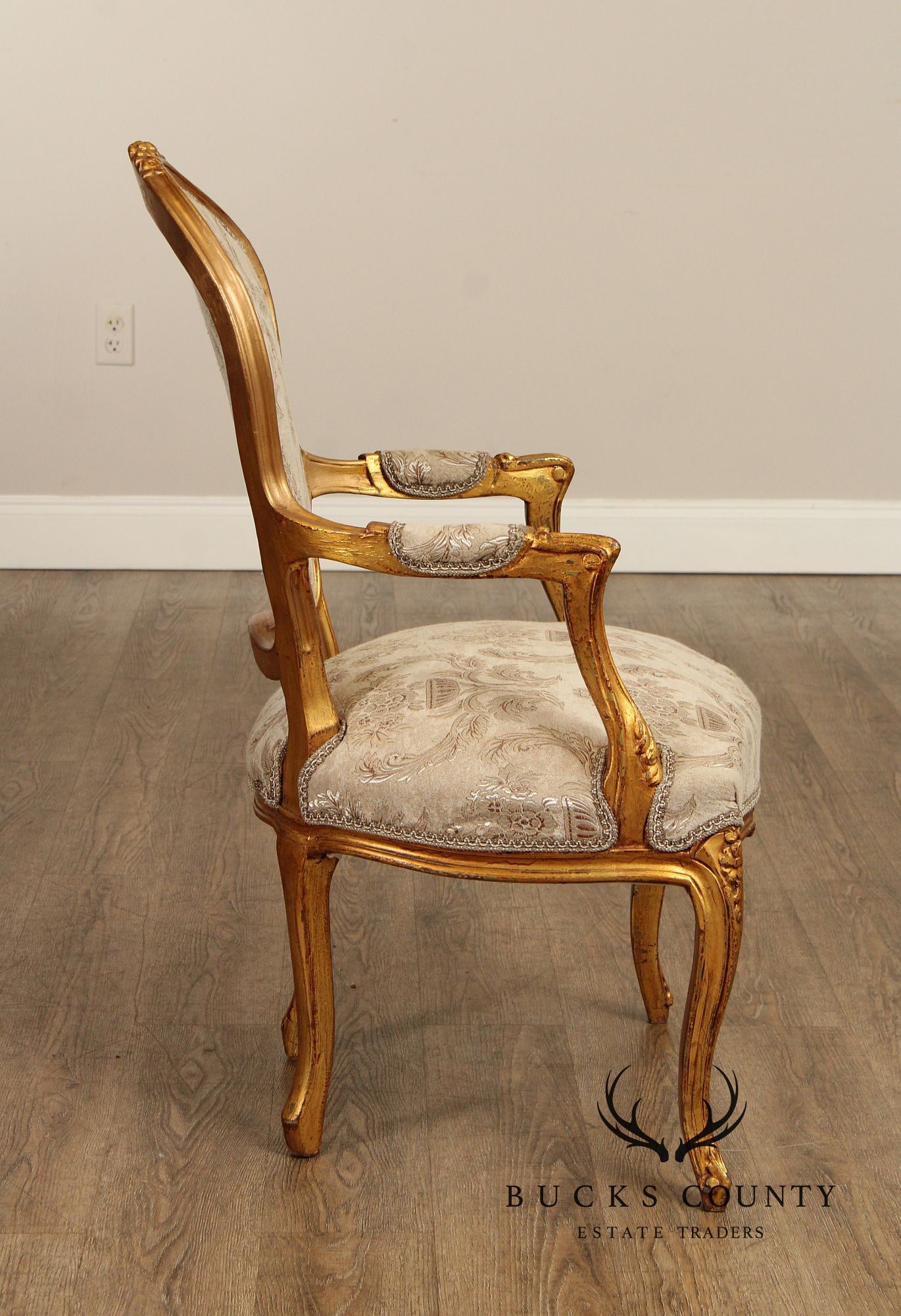 French Louis XV Style Pair of Giltwood Fauteuil Armchairs