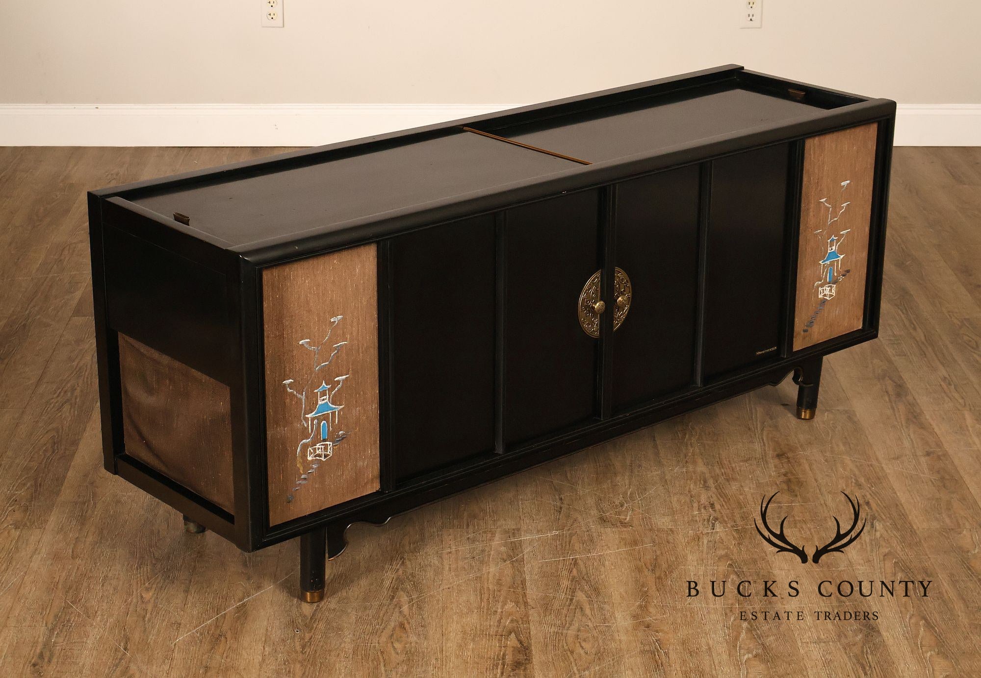 Magnavox Ebony Asian Influence Stereo Turntable Radio Console Table