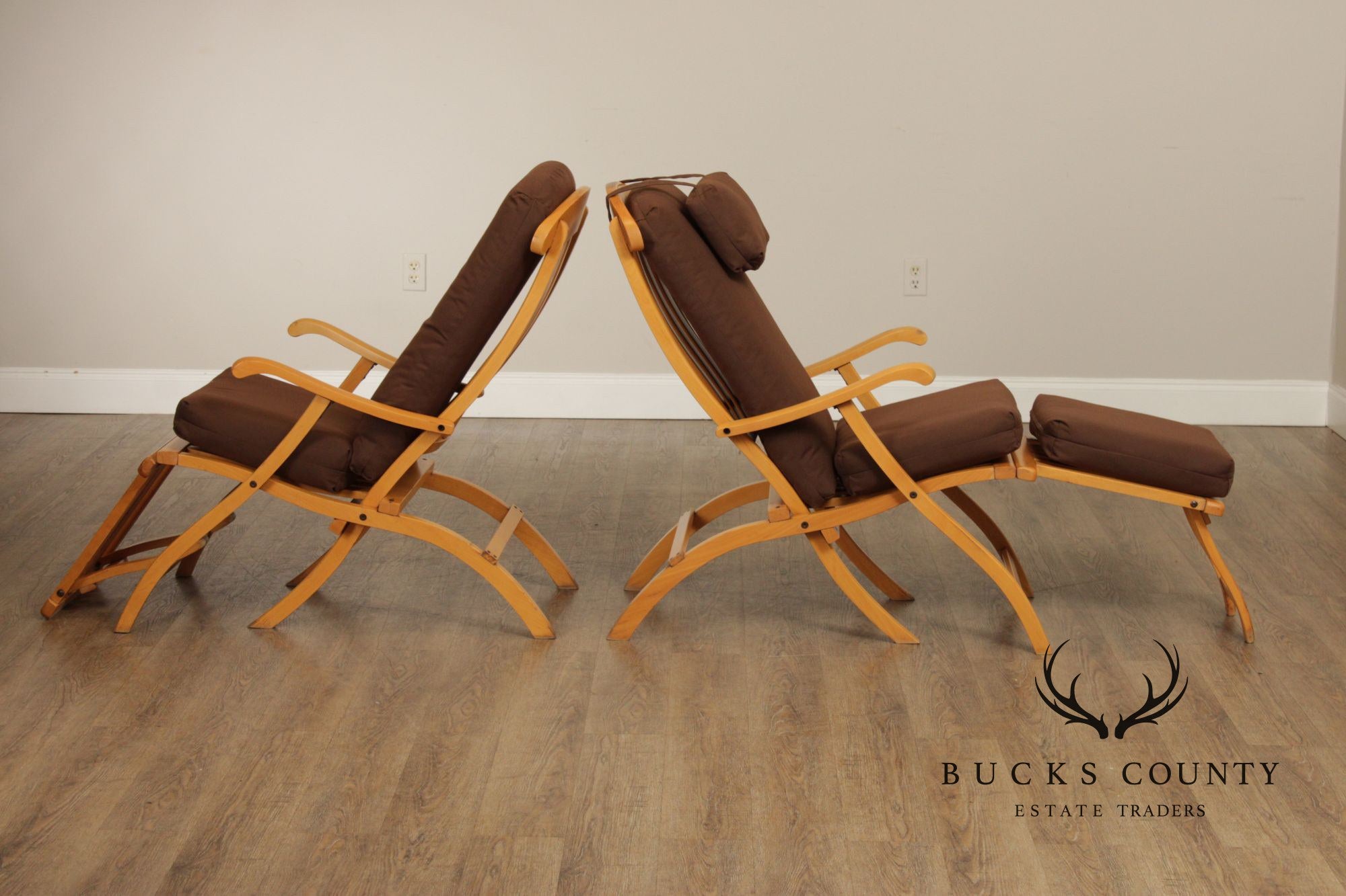 Vintage Campaign Style Pair of Maple Folding Cruise Ship Steamer Lounge Chairs
