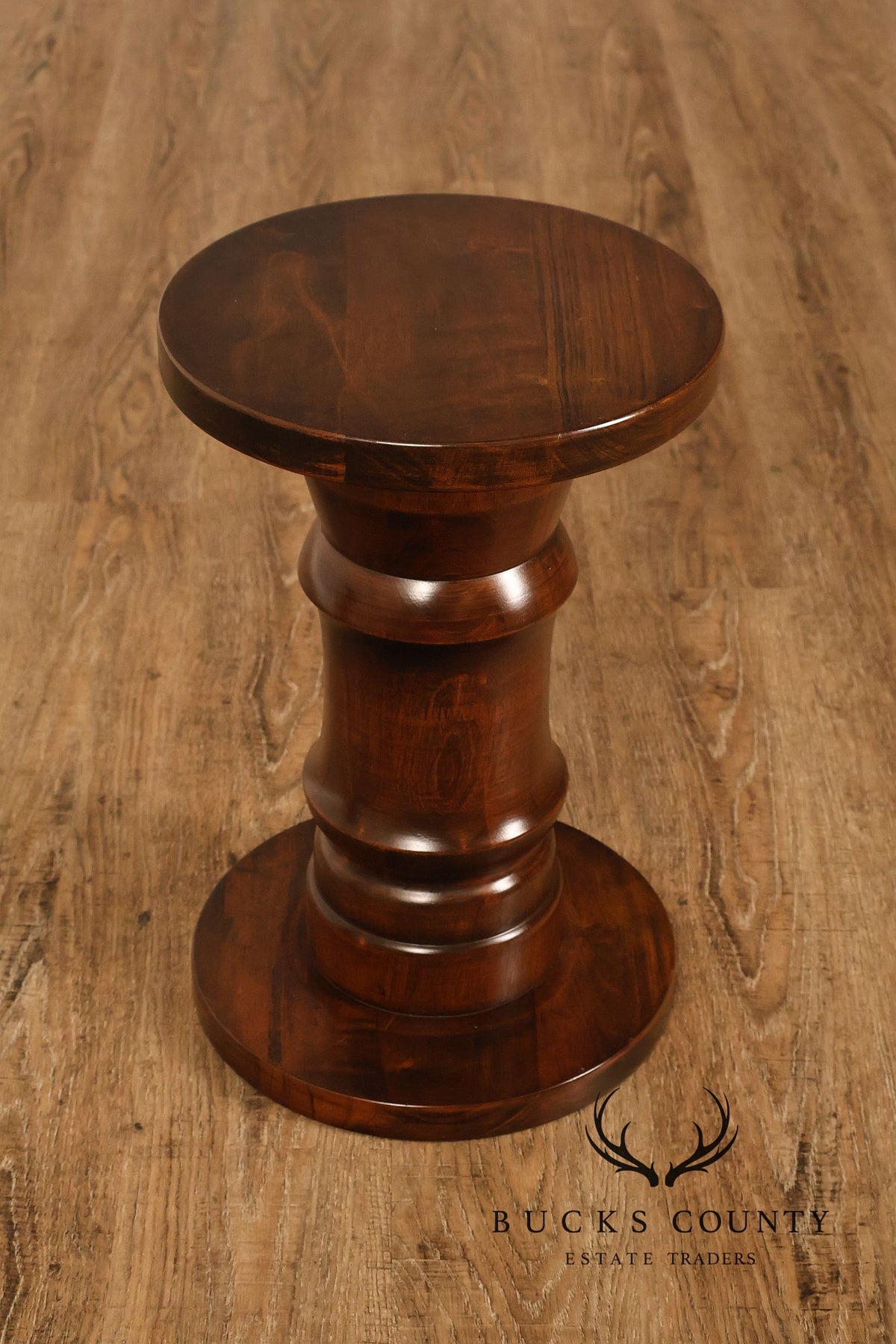 British Colonial Style Pair of Turned Wood Pedestals