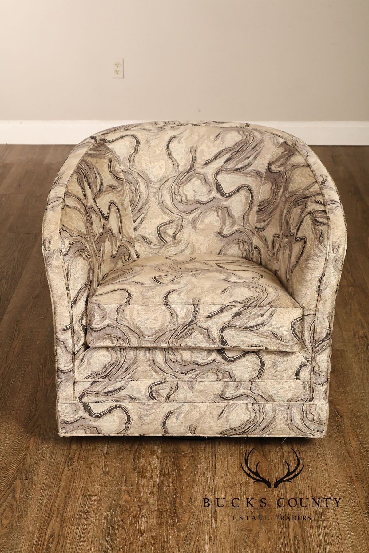 Thomasville Pair of Swivel Club Chairs