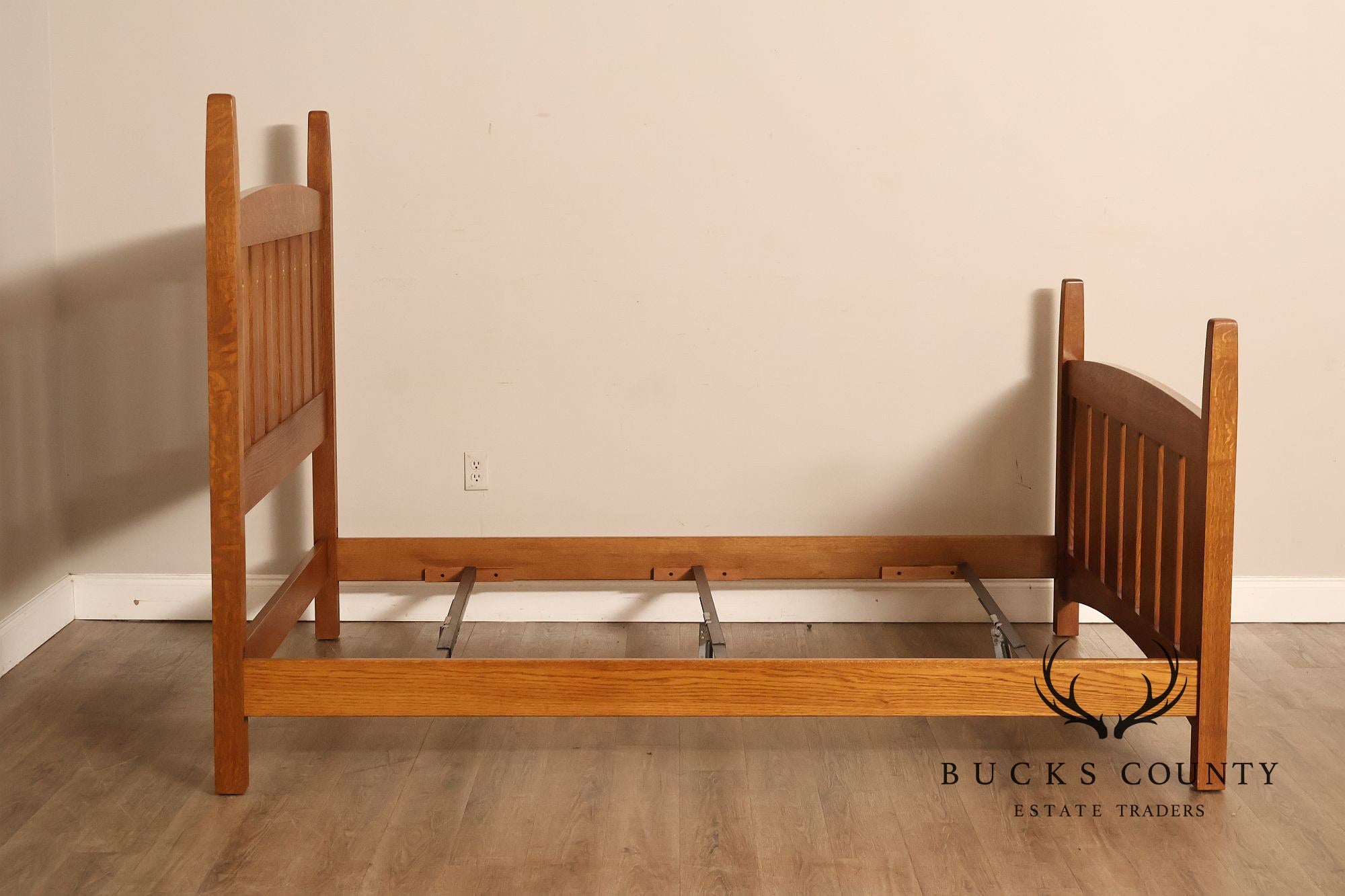 Stickley Mission Collection Harvey Ellis Inlaid Oak Queen Bed