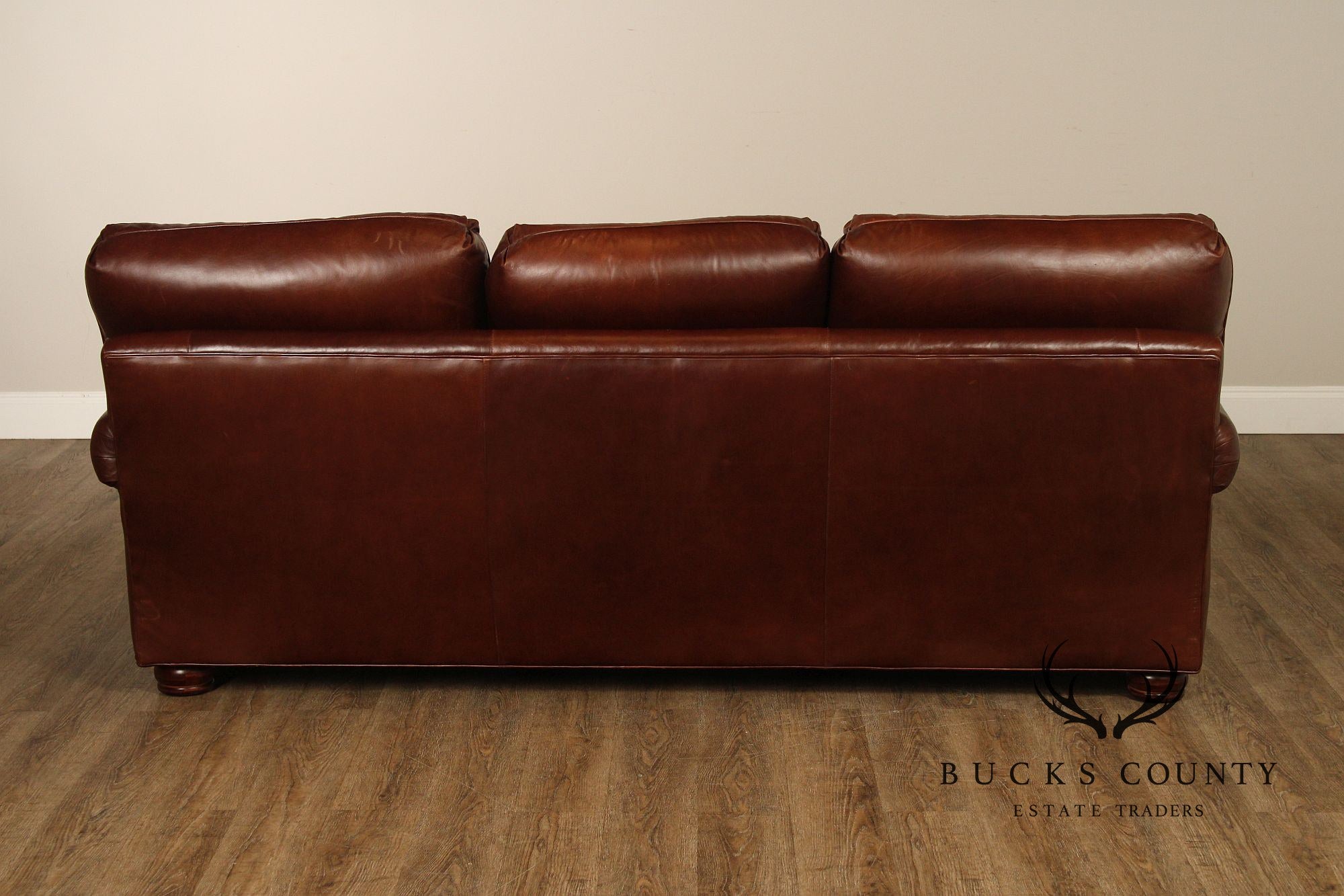 HANCOCK & MOORE ENGLISH TRADITIONAL STYLE BROWN LEATHER SOFA