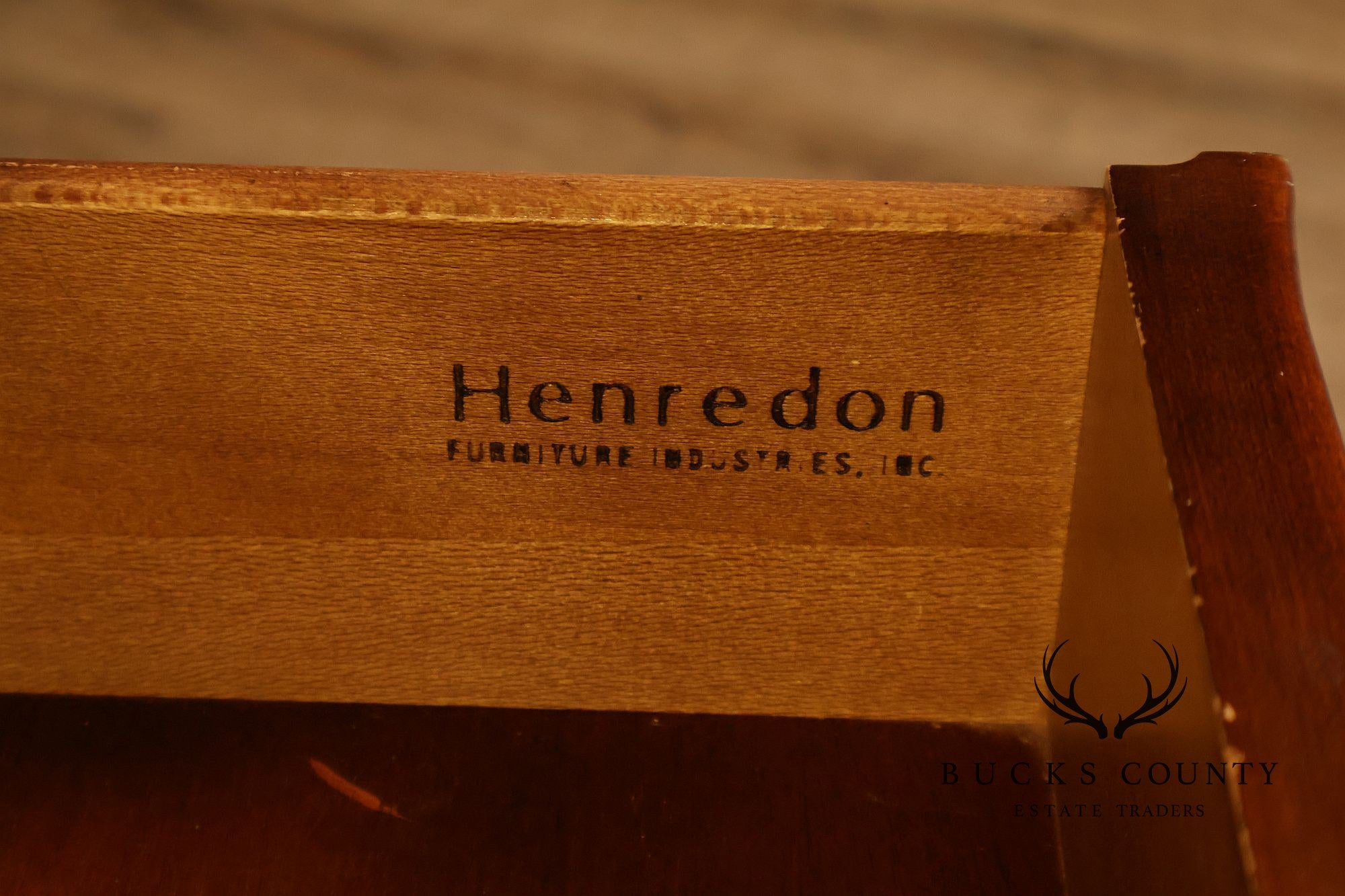Henredon 'Villandry' French Louis XV Style Walnut Nightstand