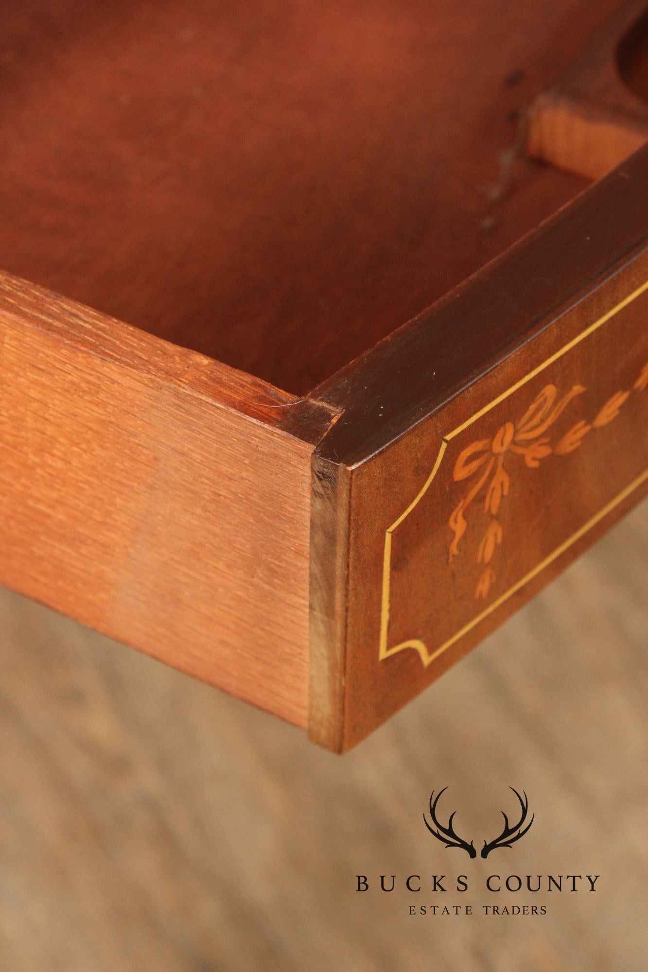 Hepplewhite Style 1940,s Mahogany Inlaid Writing Desk