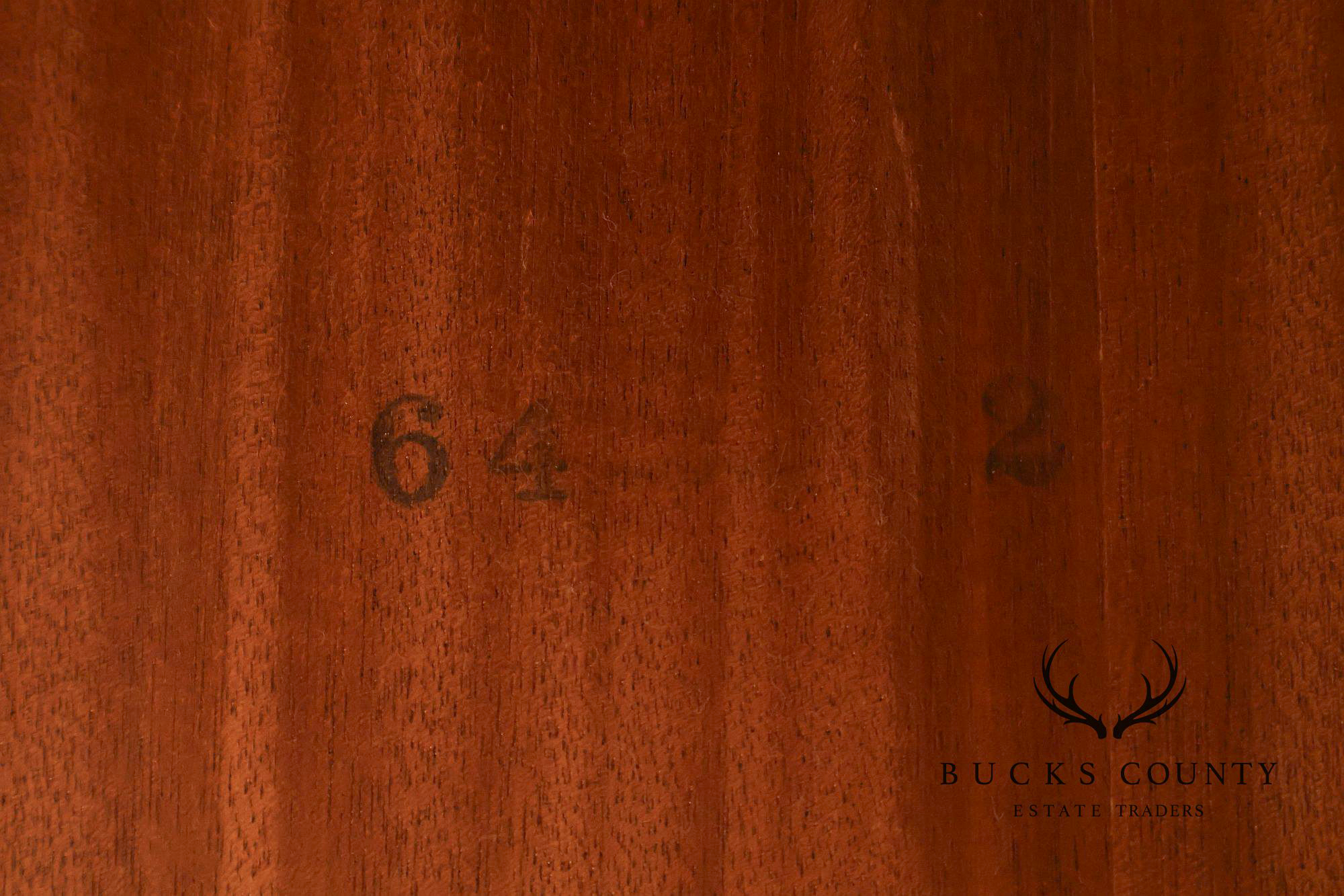 Hickory Chair Banded Mahogany Expandable Dining Table With Two Leaves