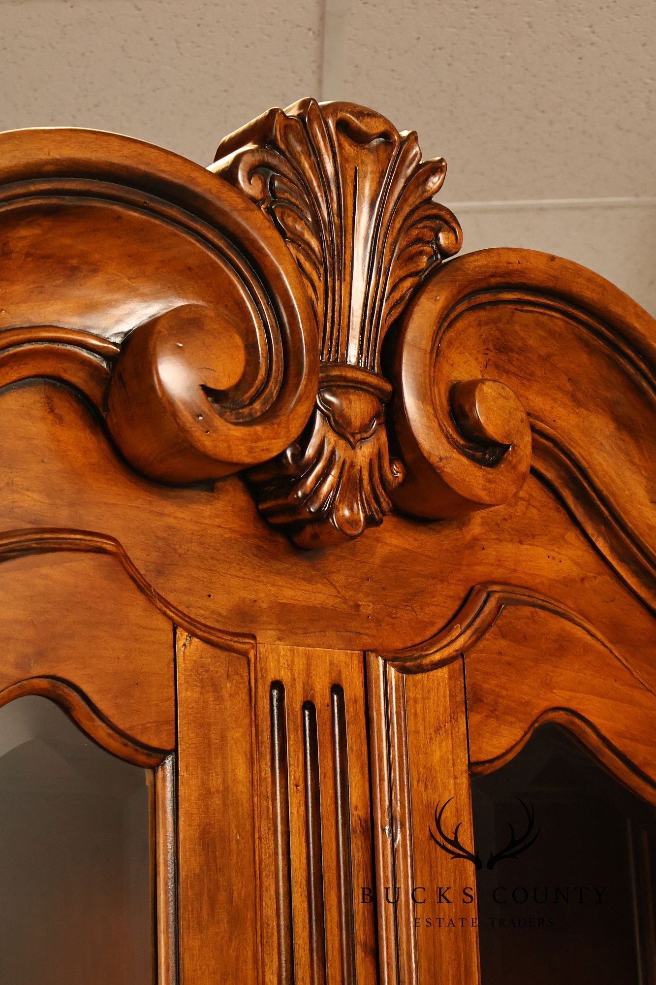 Ethan Allen 'Tuscany' China Cabinet