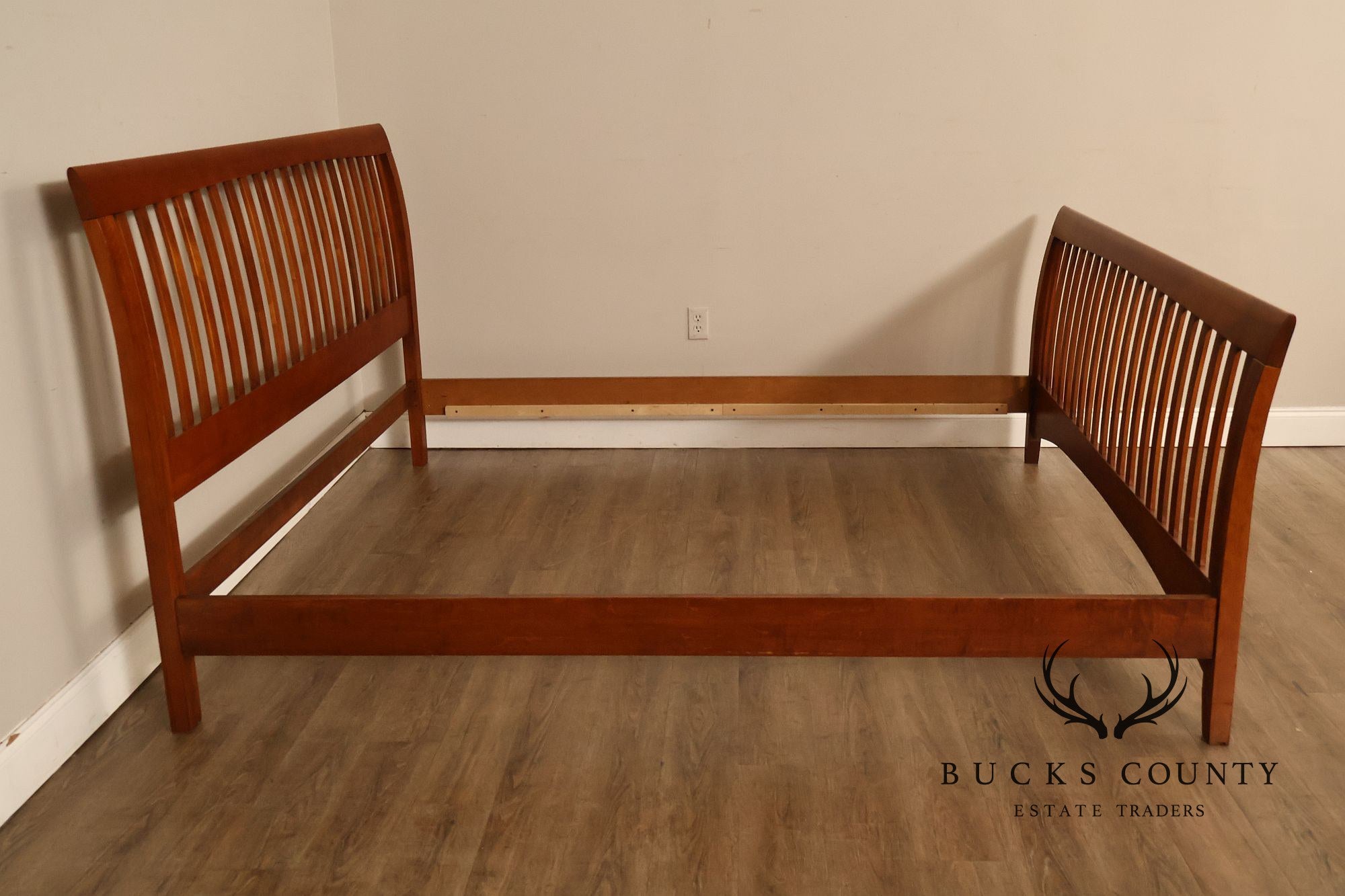 Kincaid Furniture Mission Style Cherry Slatted King Size Sleigh Bed