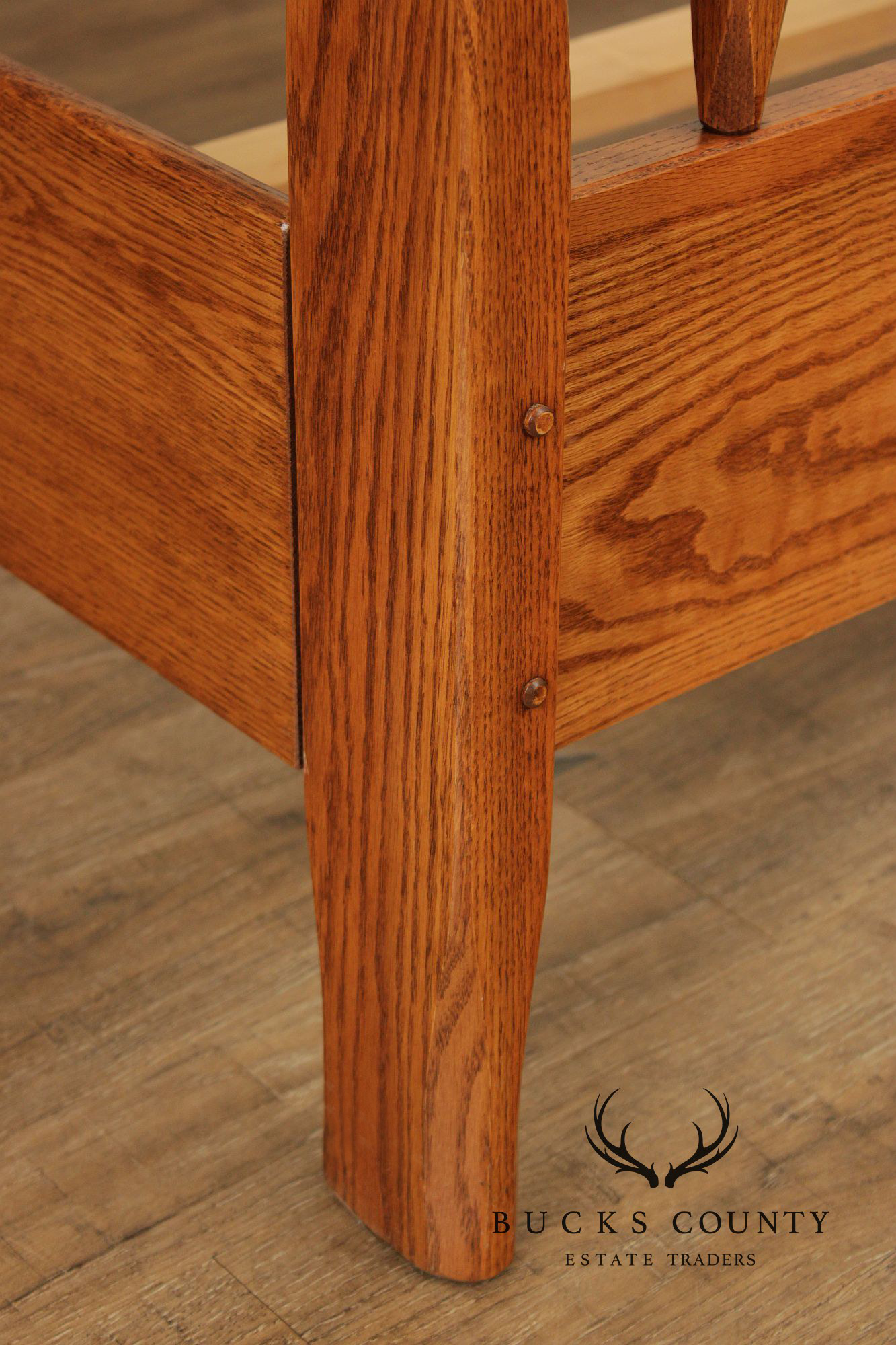 Hunt Country Furniture Farmhouse Style Oak Spindle Full-Size Bed
