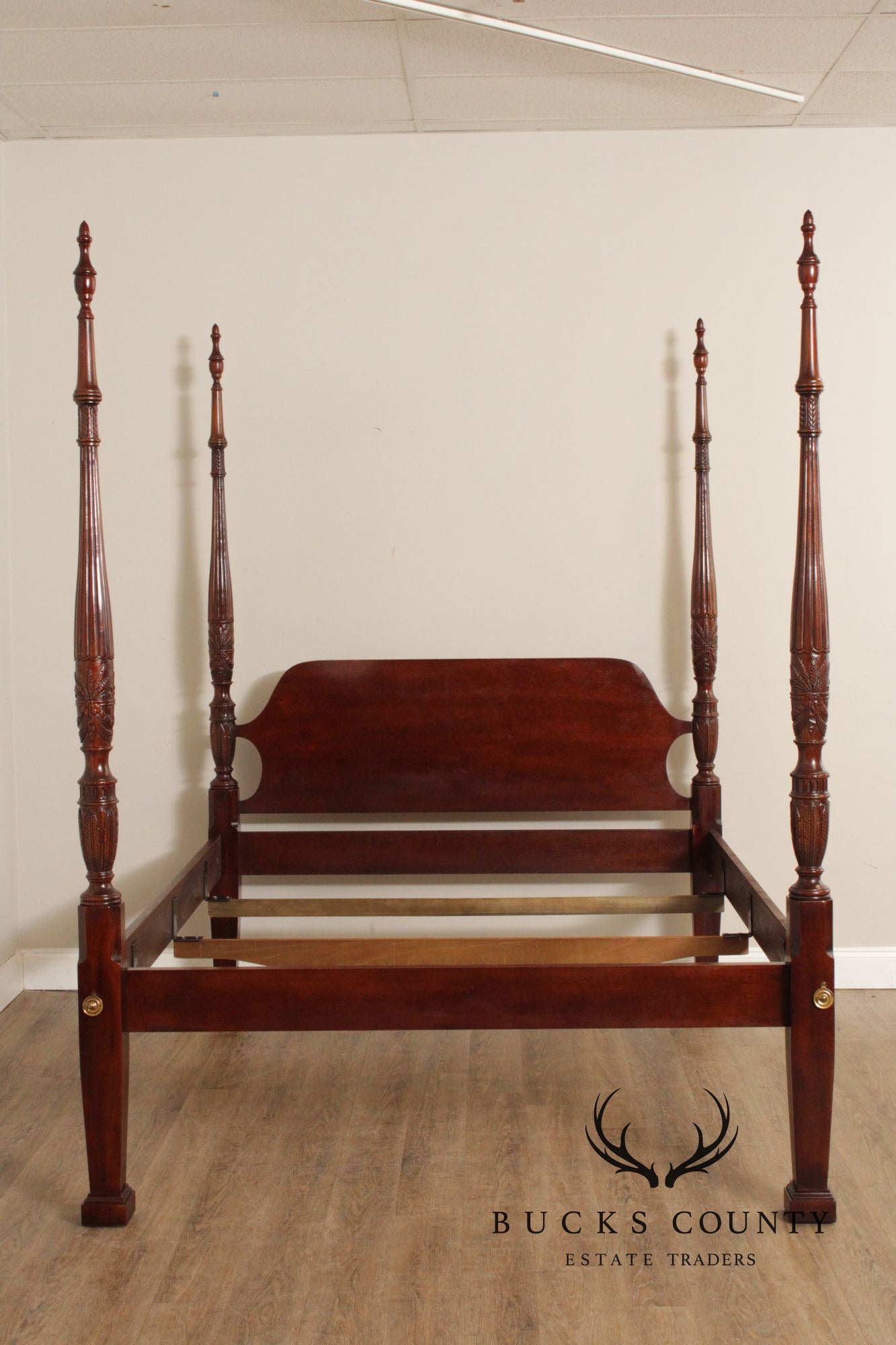 Drexel '18th Century Classics' Mahogany Queen Poster Bed