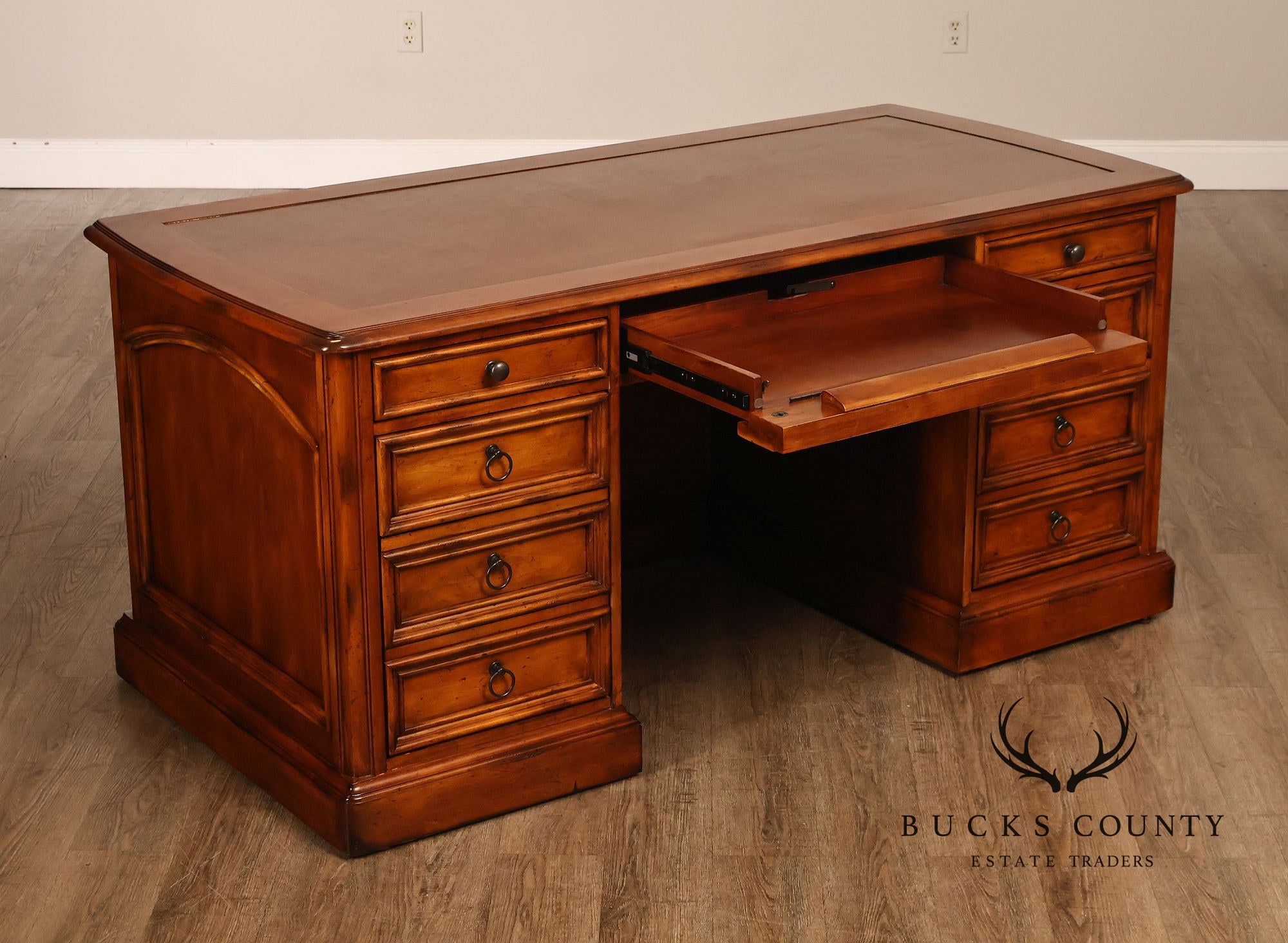 Sligh Traditional Style Leather Top Executive Desk