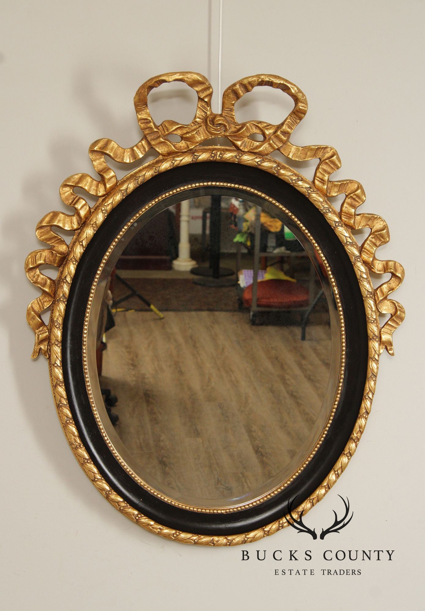Friedman Brothers 'The Leonia' Giltwood Oval Wall Mirror
