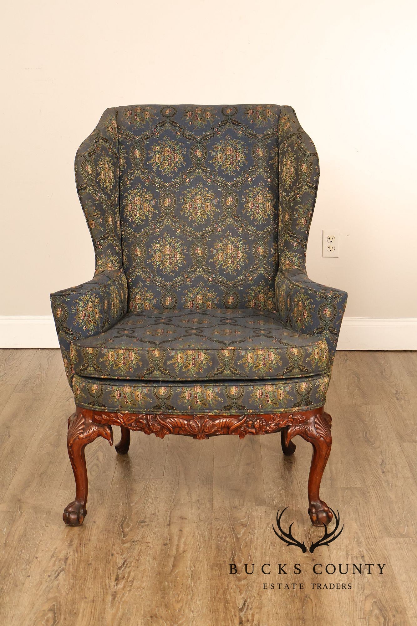 1930s Vintage Chippendale Style Carved Hardwood Eagle Wing Chair