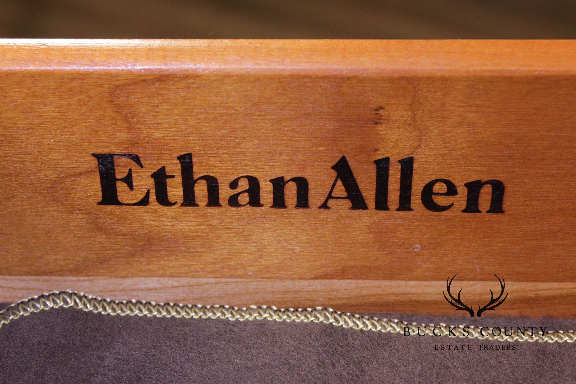 Ethan Allen Georgian Style Cherry Top Server
