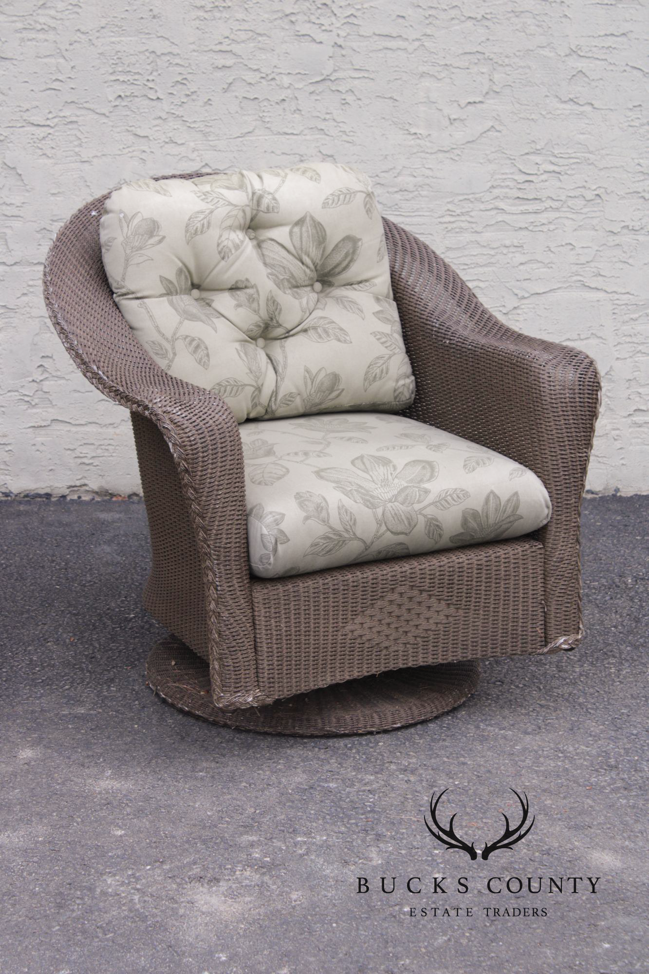 Lloyd Loom Outdoor Swivel Rocking Wicker Lounge Chair