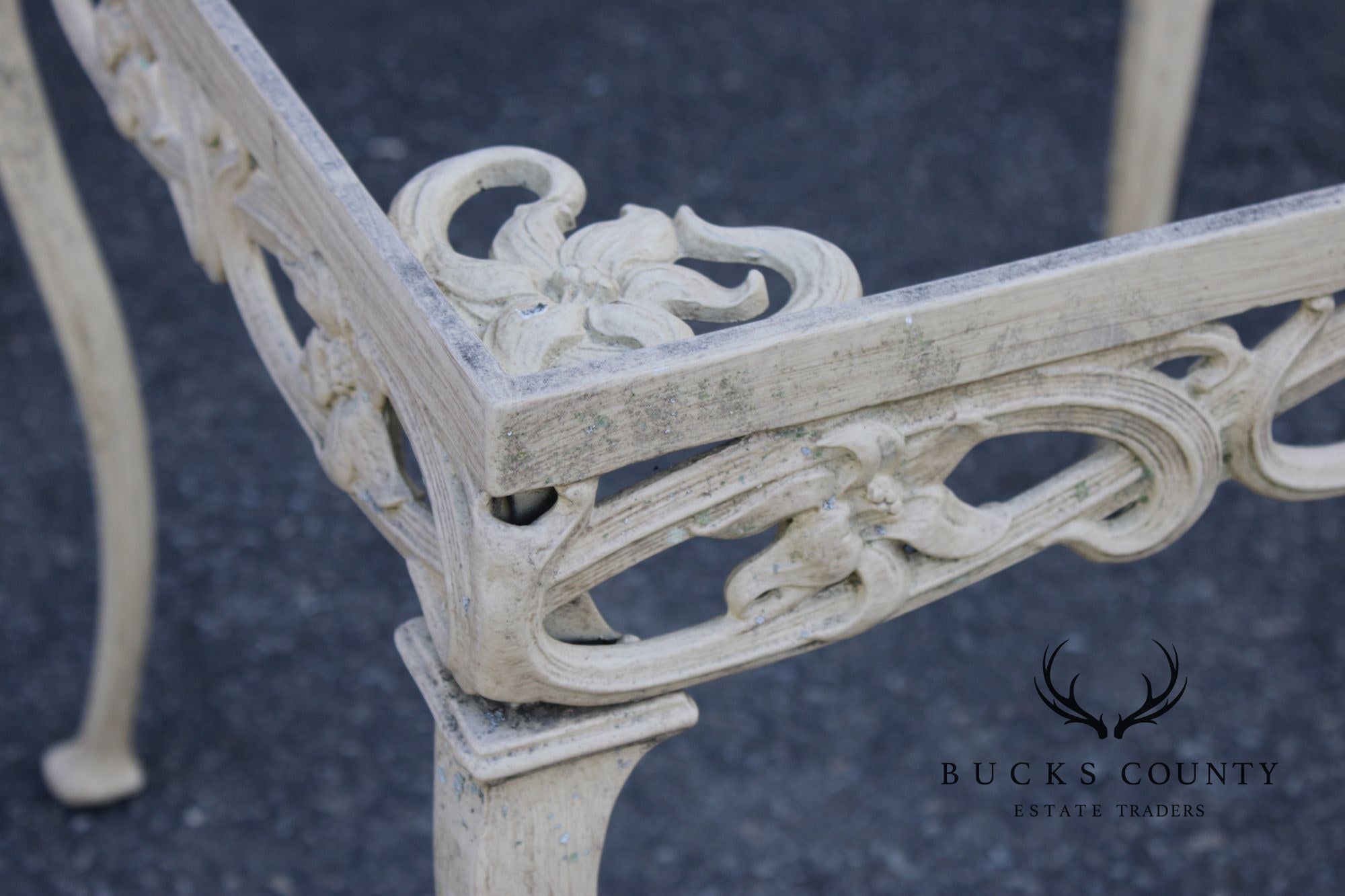 Brown Jordan Pair of Cast Aluminum 'Day Lily' Outdoor Patio Side Tables