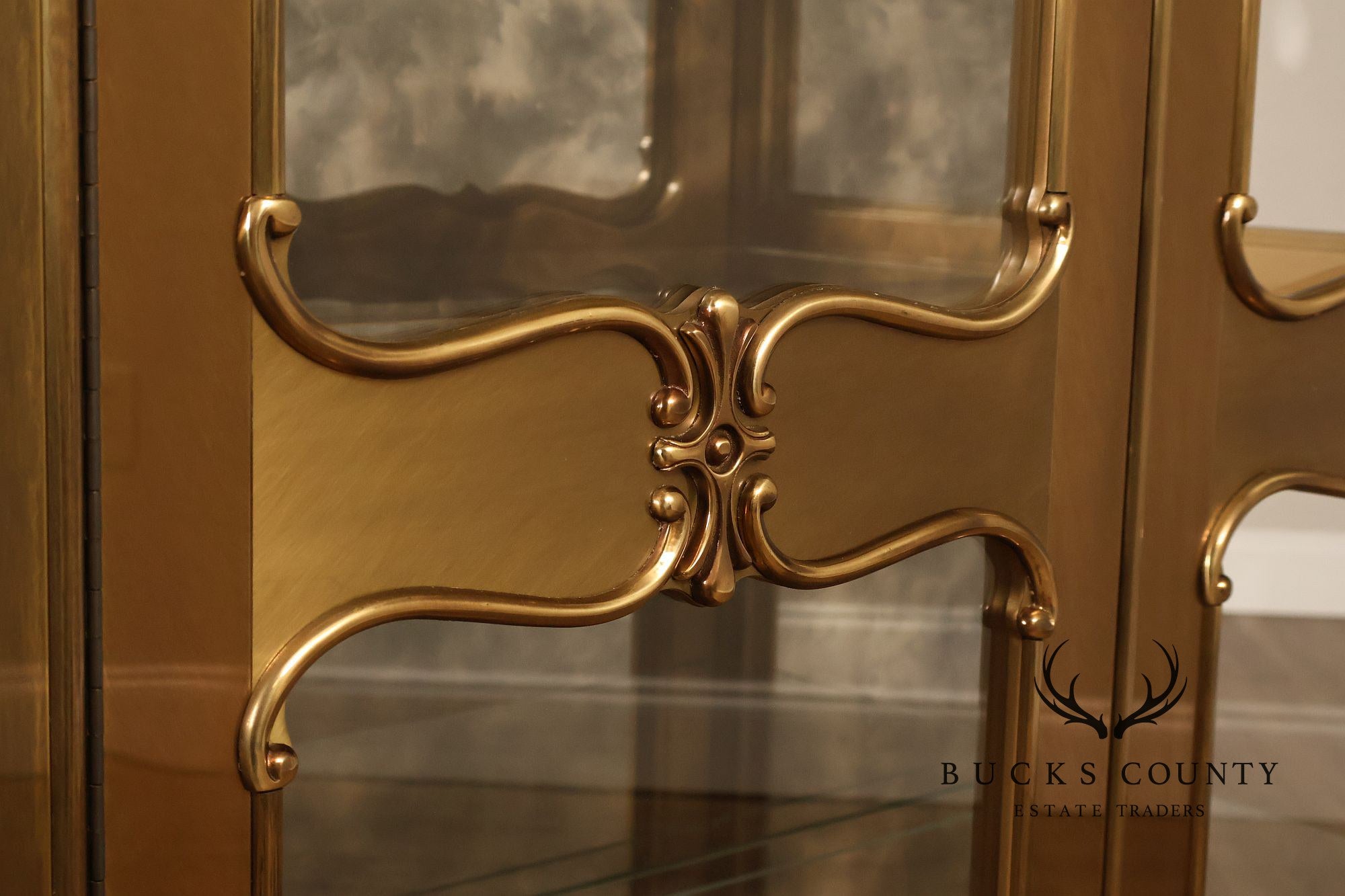 Mastercraft Mid Century Modern Brass And Glass Display Cabinet