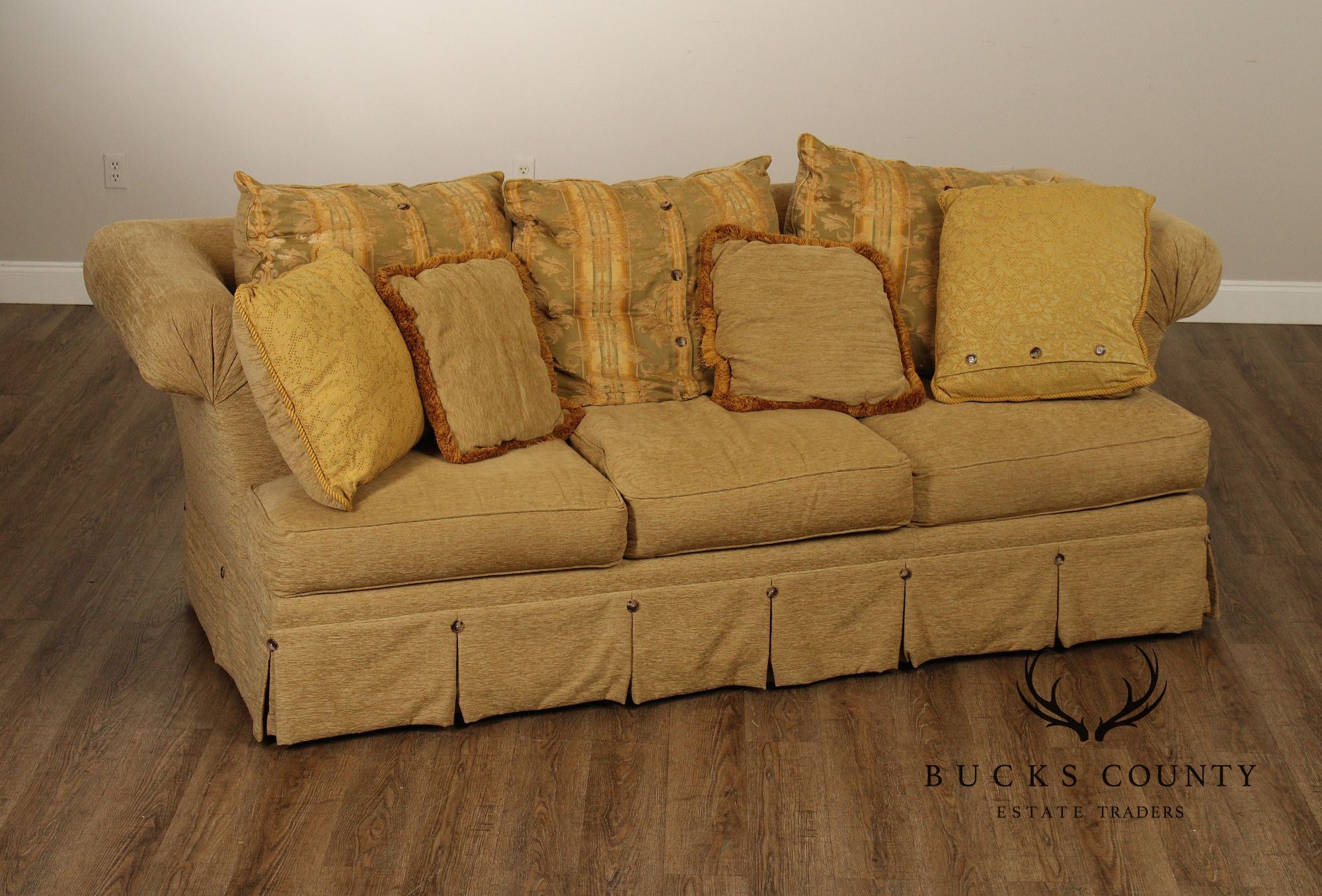 Raymond Waites For Lane Upholstery Traditional Skirted Sofa
