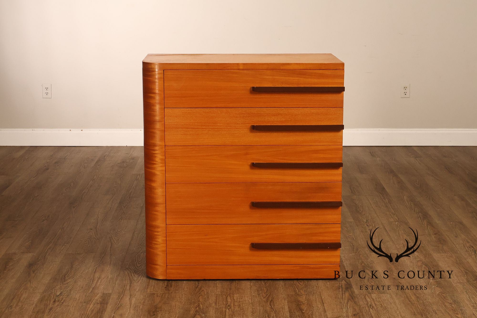 Donald Deskey Attributed 1930s Art Deco Streamlined Pair Of Five Drawer Chests