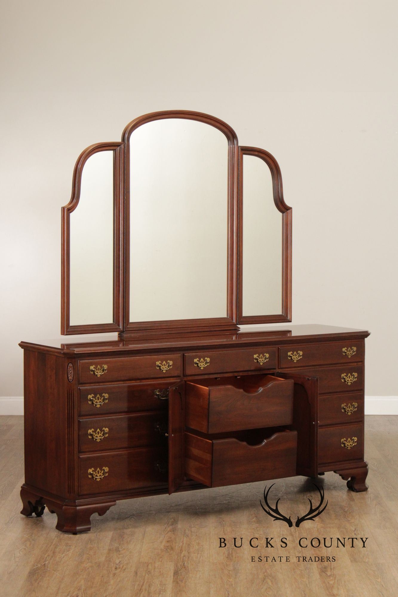 Ethan Allen Georgian Court Dresser With Tri-Fold Mirror