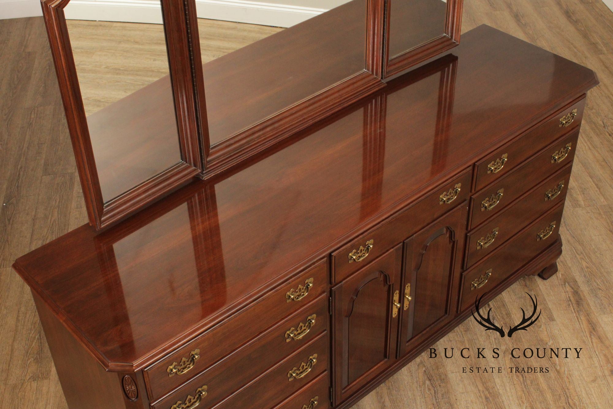 Ethan Allen Georgian Court Dresser With Tri-Fold Mirror