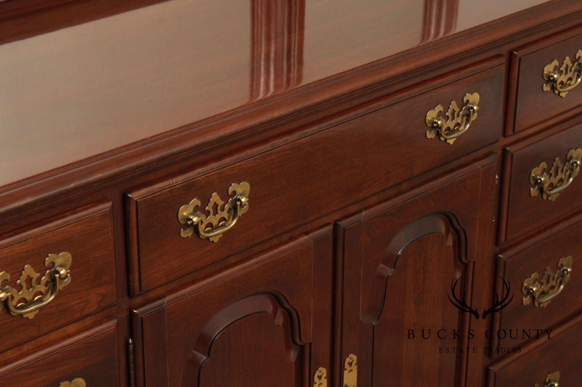 Ethan Allen Georgian Court Dresser With Tri-Fold Mirror