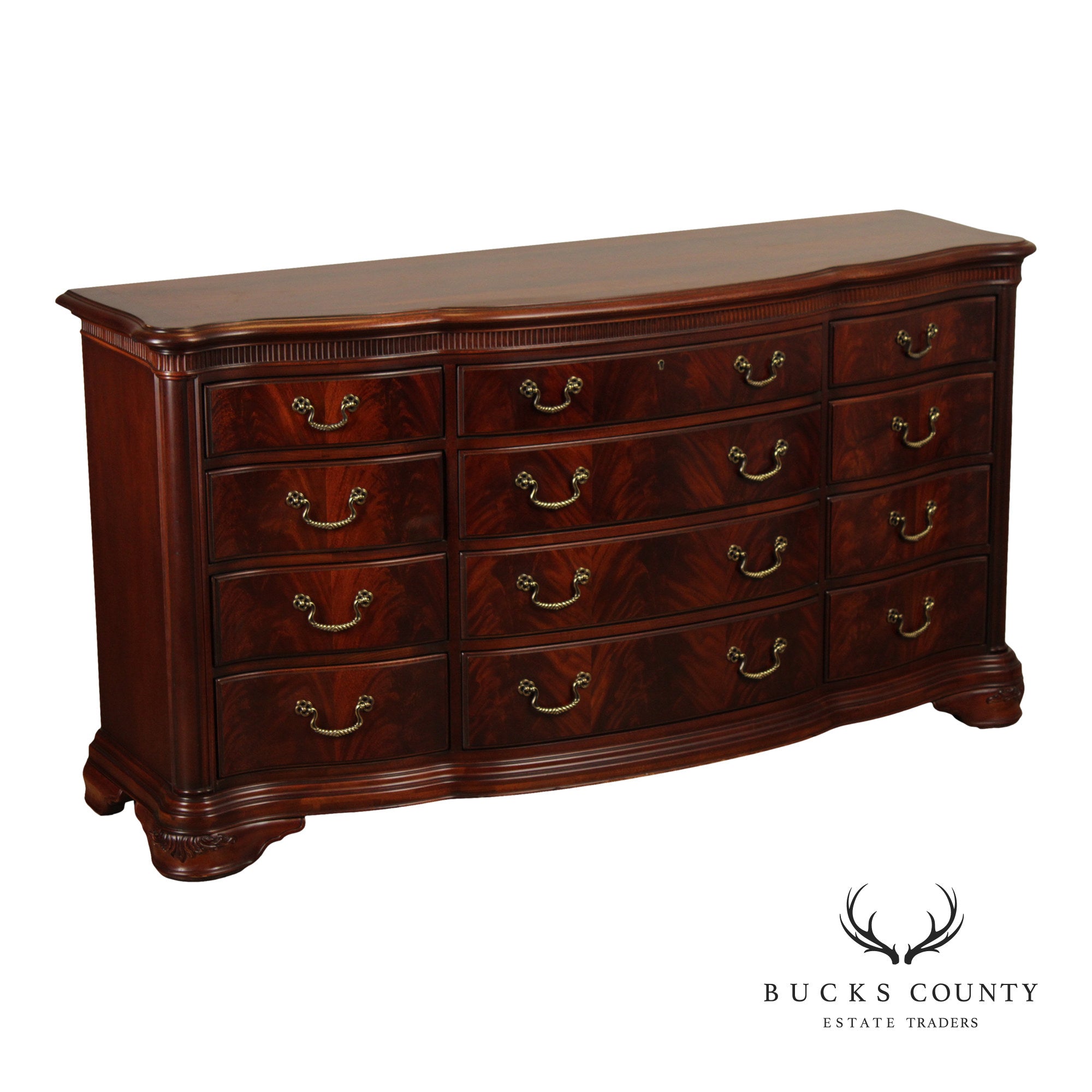 Thomasville 'Kent Park' Serpentine Front Mahogany 12-Drawer Dresser