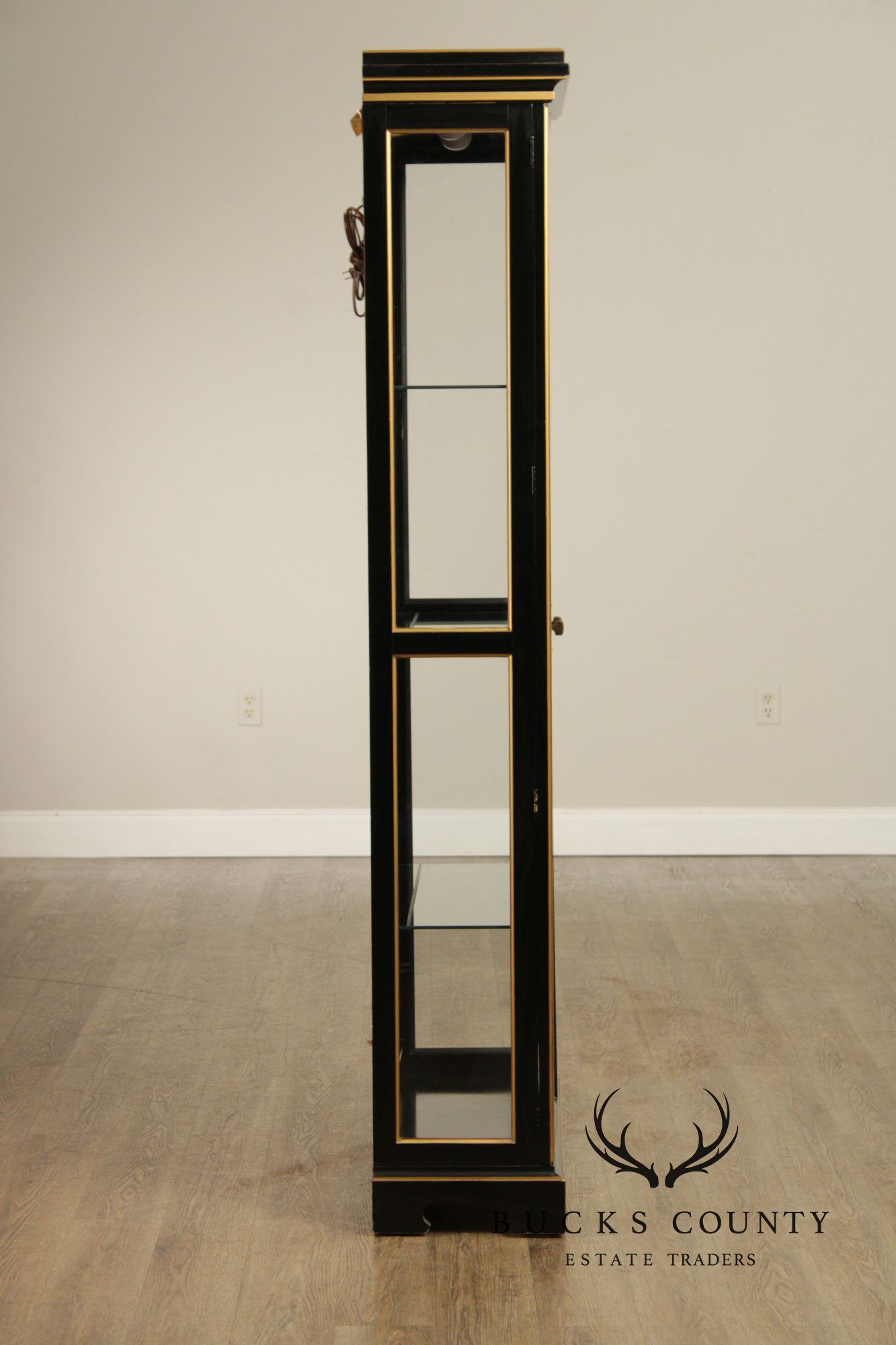 American Of Martinsville Chinoiserie Black Lacquer Lighted Curio Display Cabinet With Glass Shelves