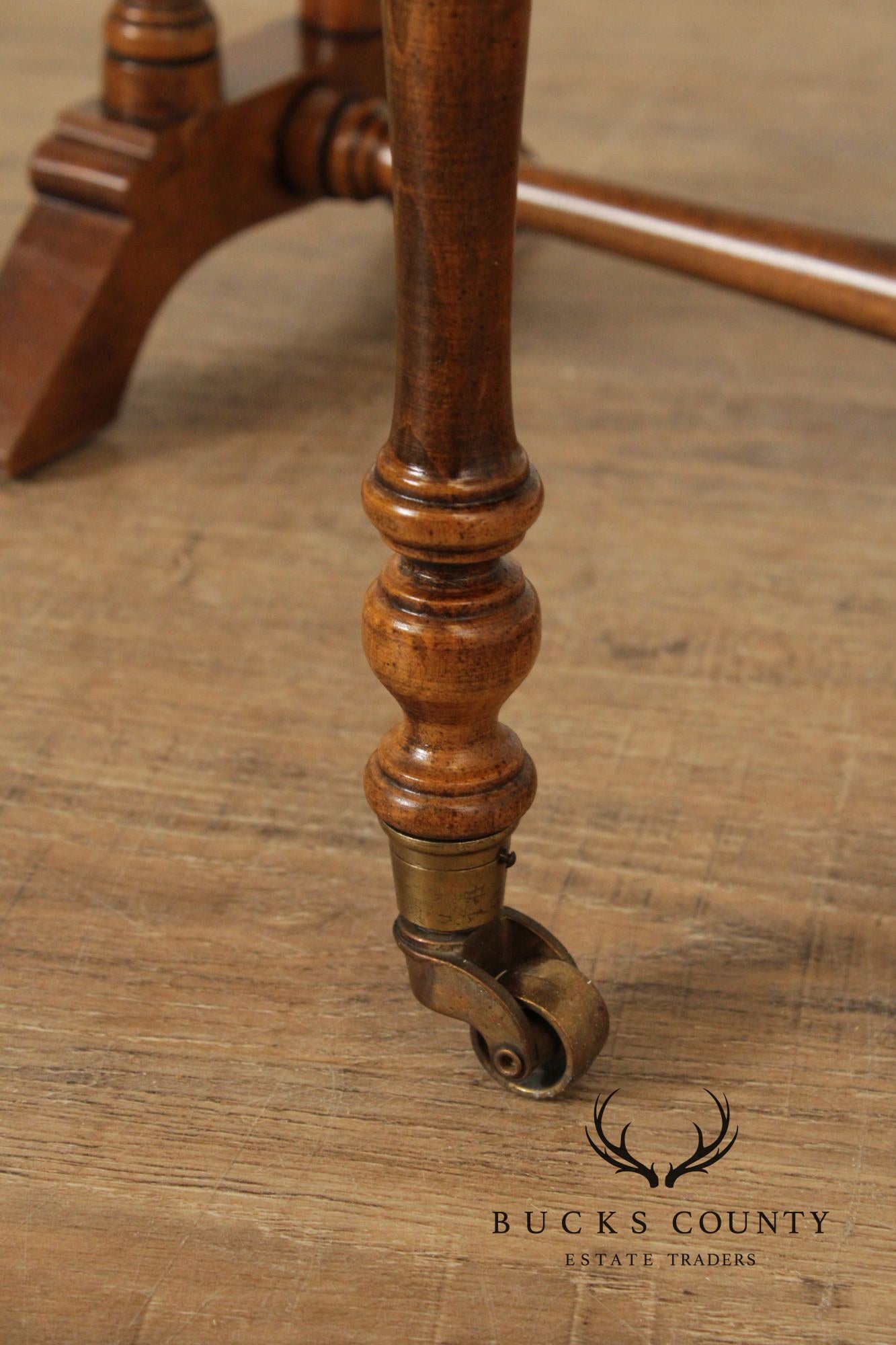 Brandt Furniture Cherry Drop-Leaf Sutherland Side Table