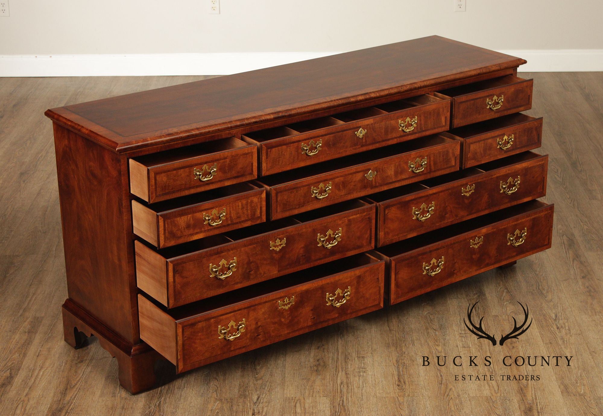 Henredon Aston Court Mahogany Ten Drawer Dresser