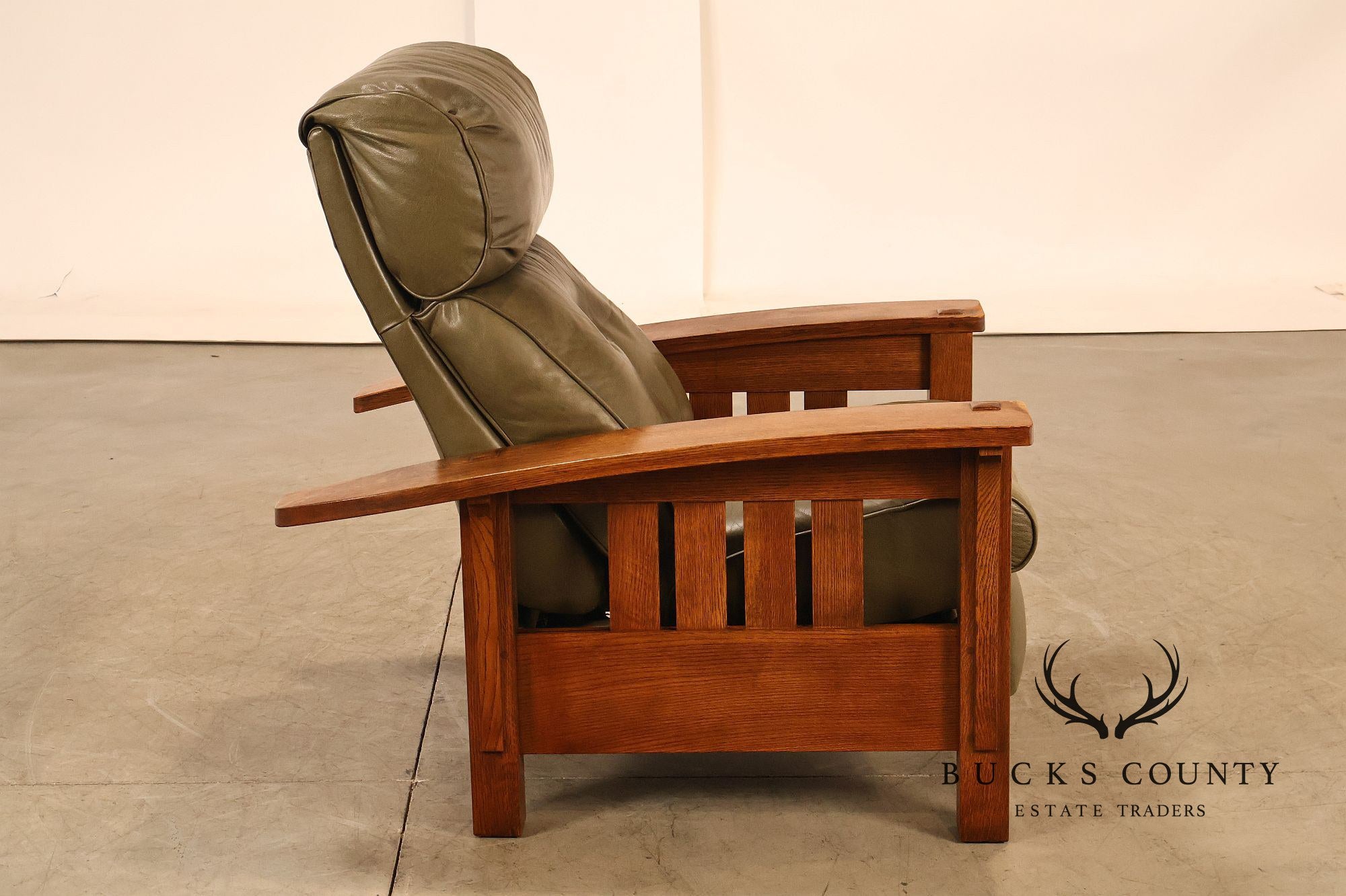 Stickley Mission Collection Oak Bustle Back Bow Arm Morris Recliner