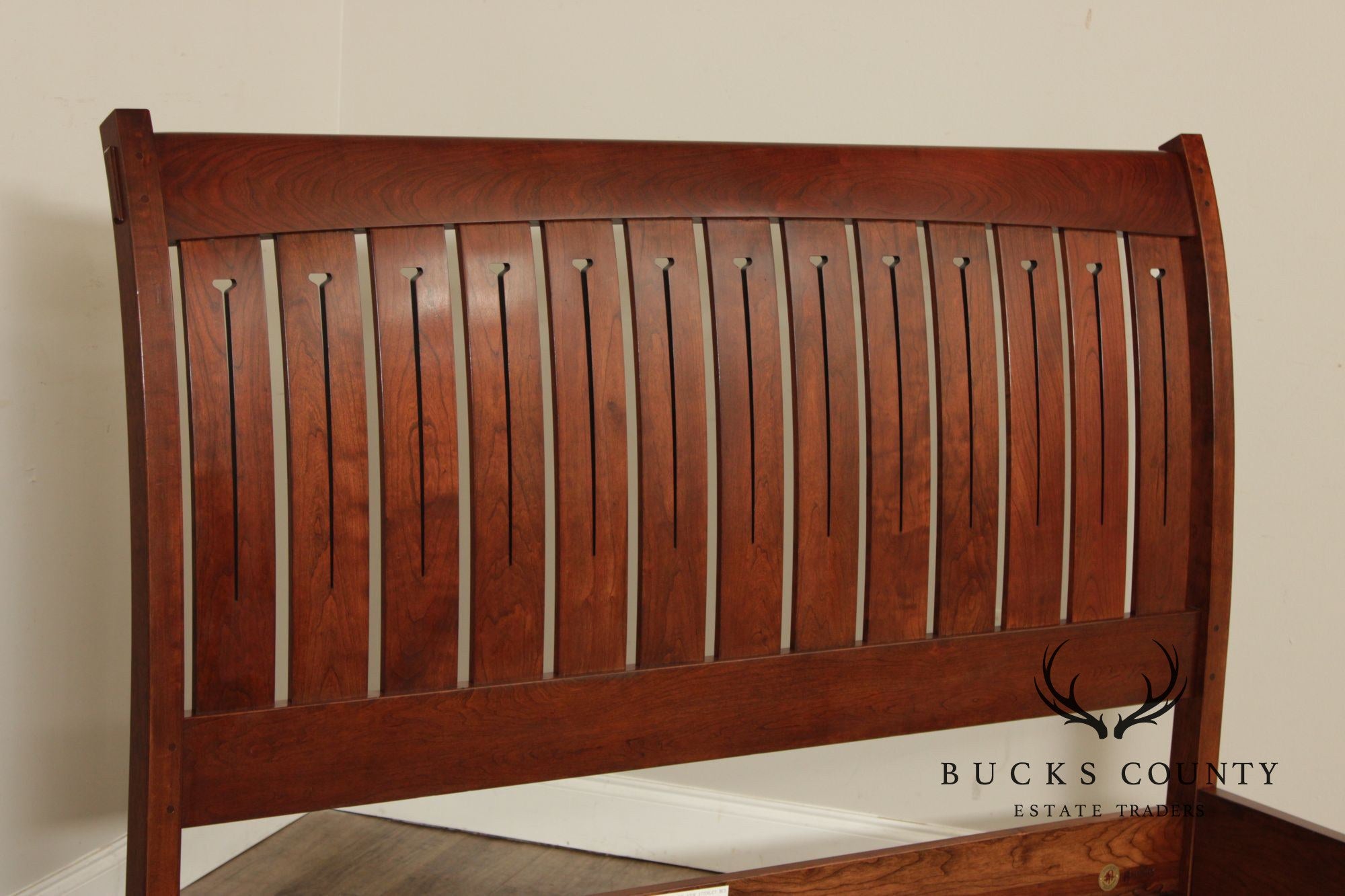 Stickley Cherry Queen Sleigh Bed With Slatted Headboard