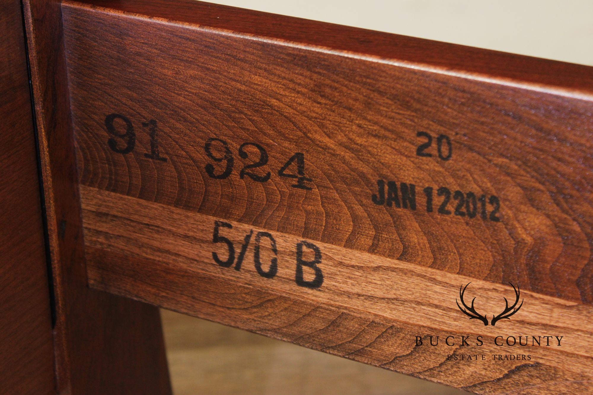 Stickley Cherry Queen Sleigh Bed With Slatted Headboard