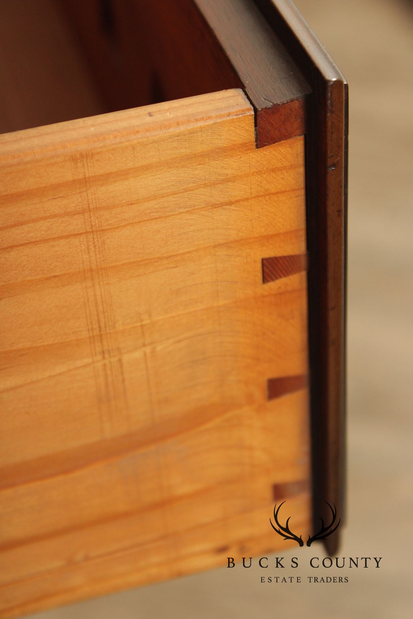 Kittinger Georgian Style Colonial Williamsburg Mahogany Chest Of Drawers