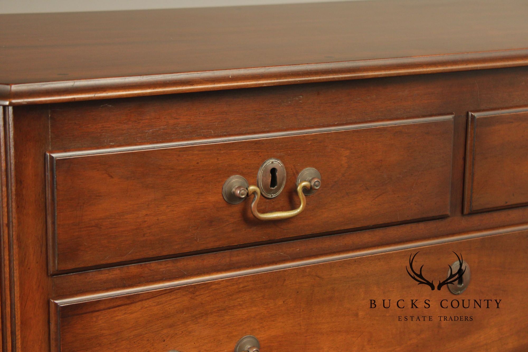 Kittinger Georgian Style Colonial Williamsburg Mahogany Chest Of Drawers