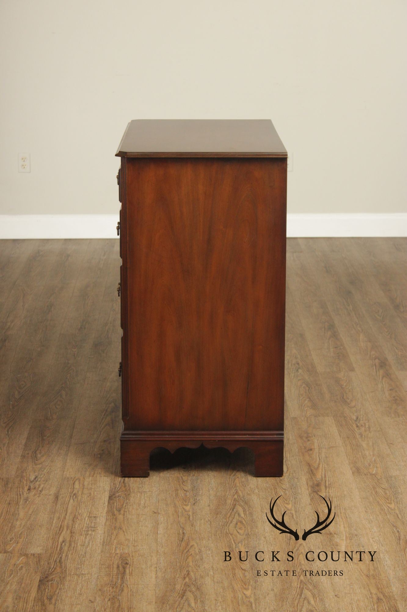 Kittinger Georgian Style Colonial Williamsburg Mahogany Chest Of Drawers