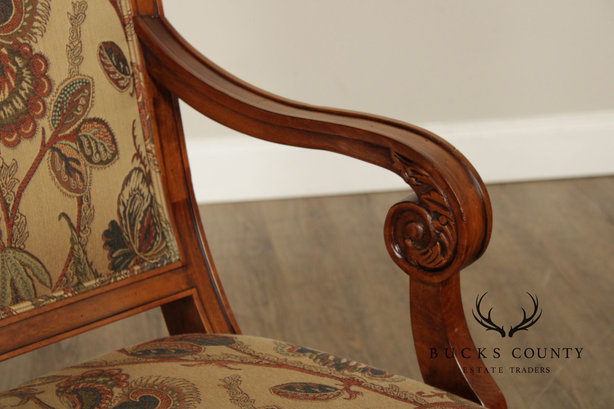 Ethan Allen 'Townhouse' Set of Eight Dining Chairs