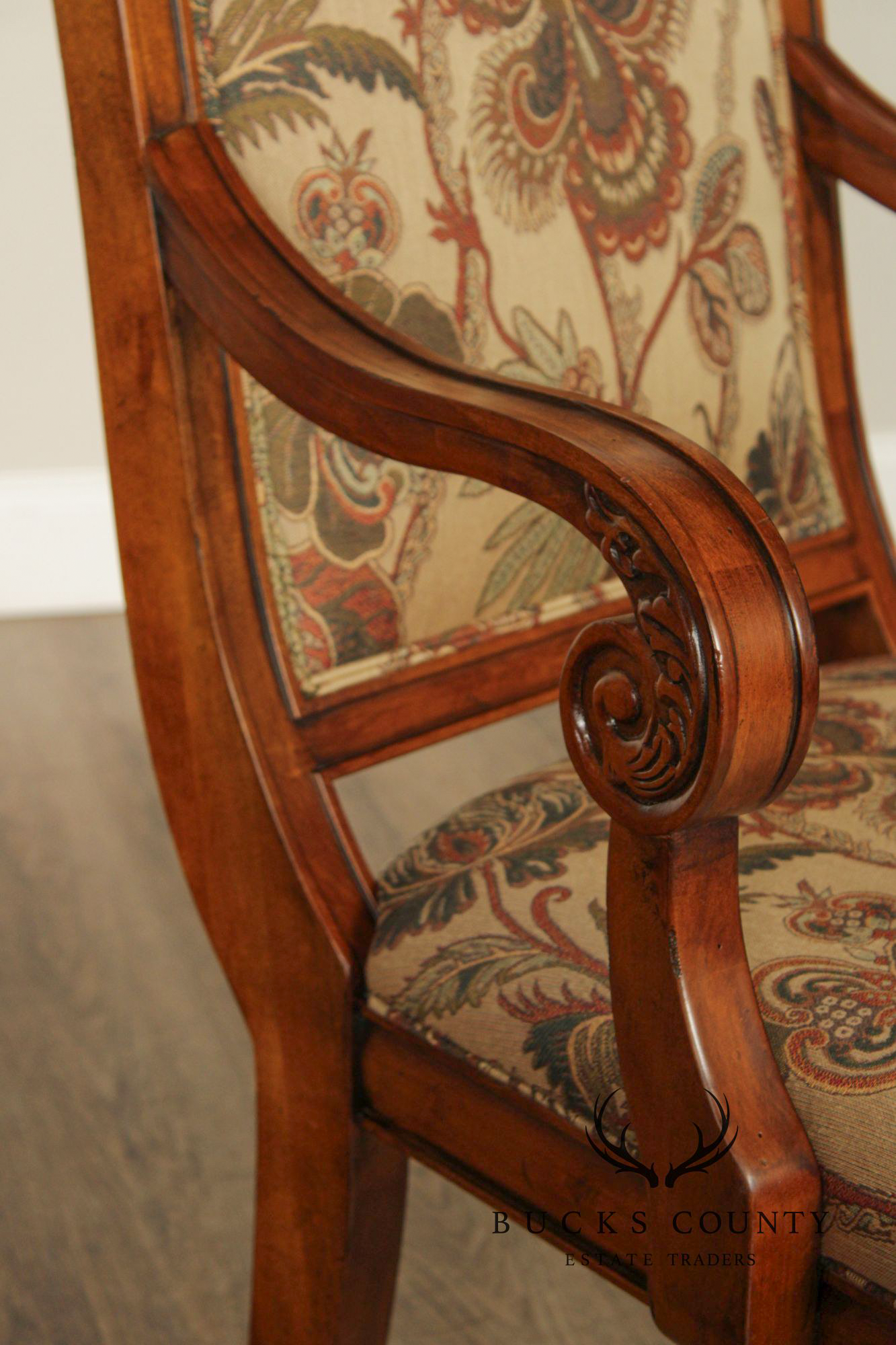 Ethan Allen 'Townhouse' Set of Eight Dining Chairs