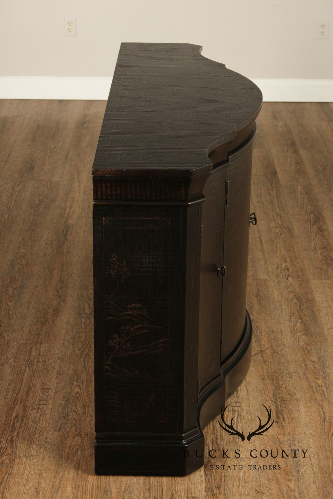 Ethan Allen Vivianne Serpentine Console Cabinet With Chinoiserie Decoration