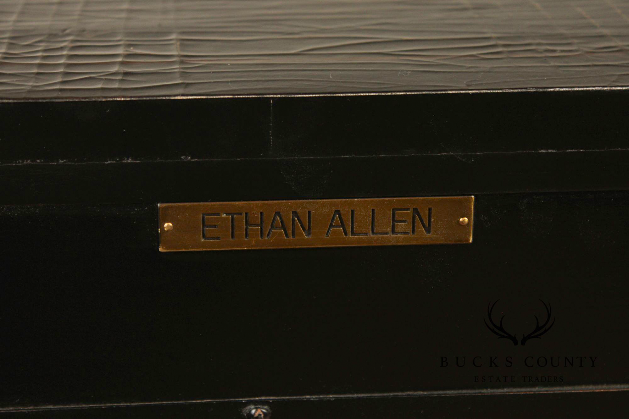 Ethan Allen Vivianne Serpentine Console Cabinet With Chinoiserie Decoration